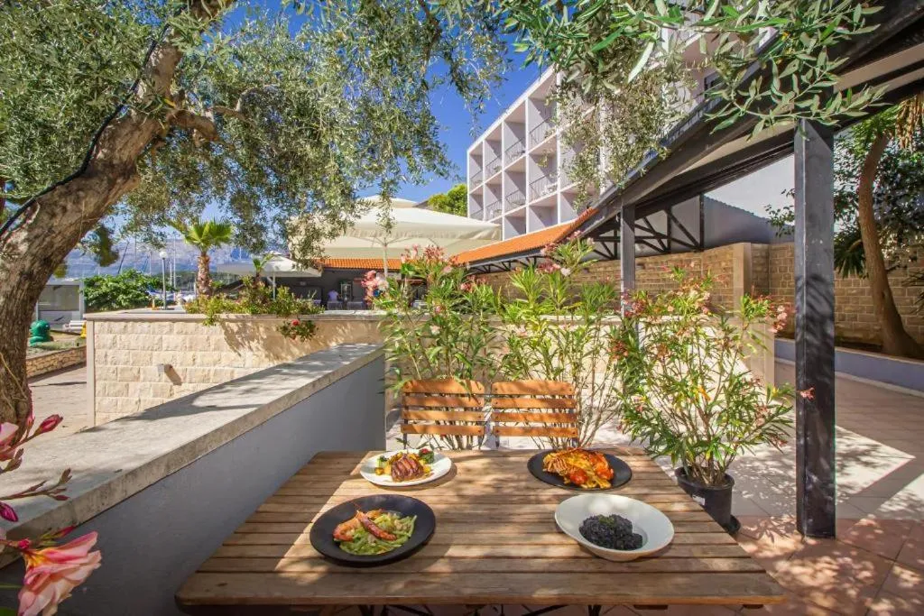 Property building in Hotel Lumbarda