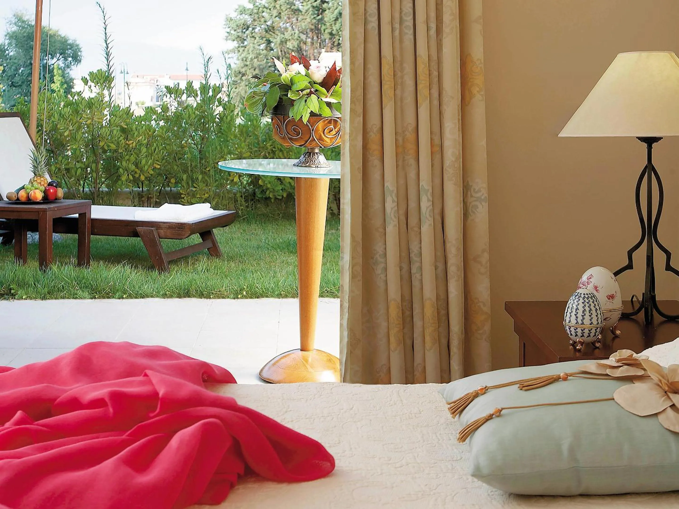 Bed in Grecotel Larissa Imperial