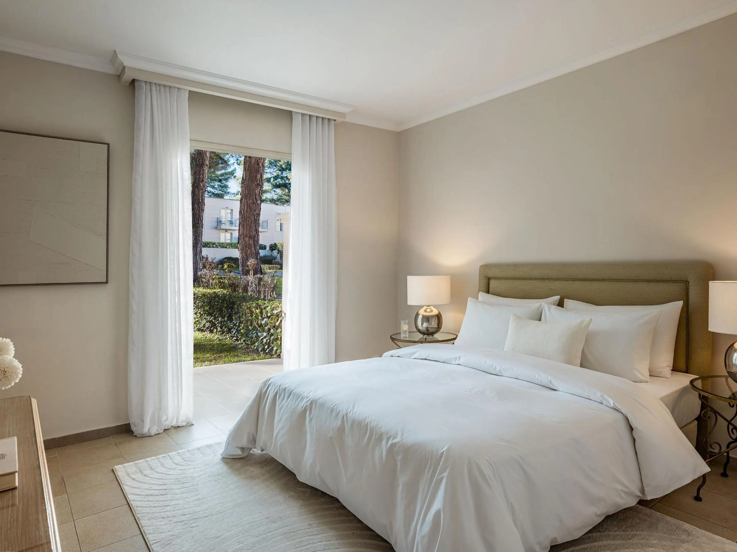 Bed in Grecotel Larissa Imperial