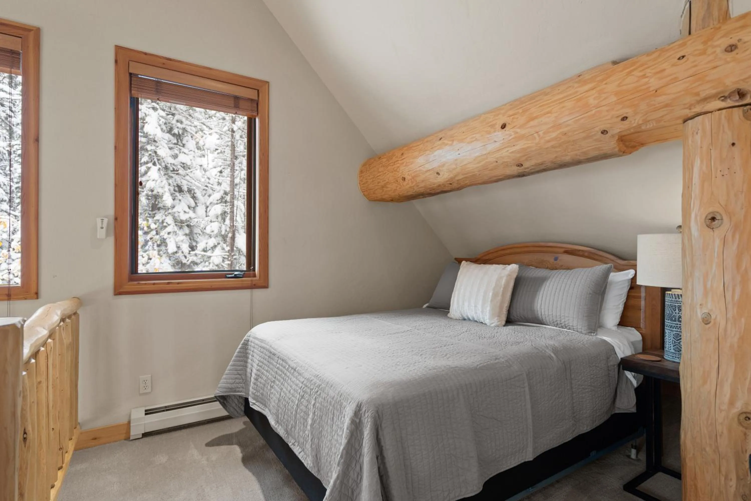 Bed in The Grand Alpine Lodge