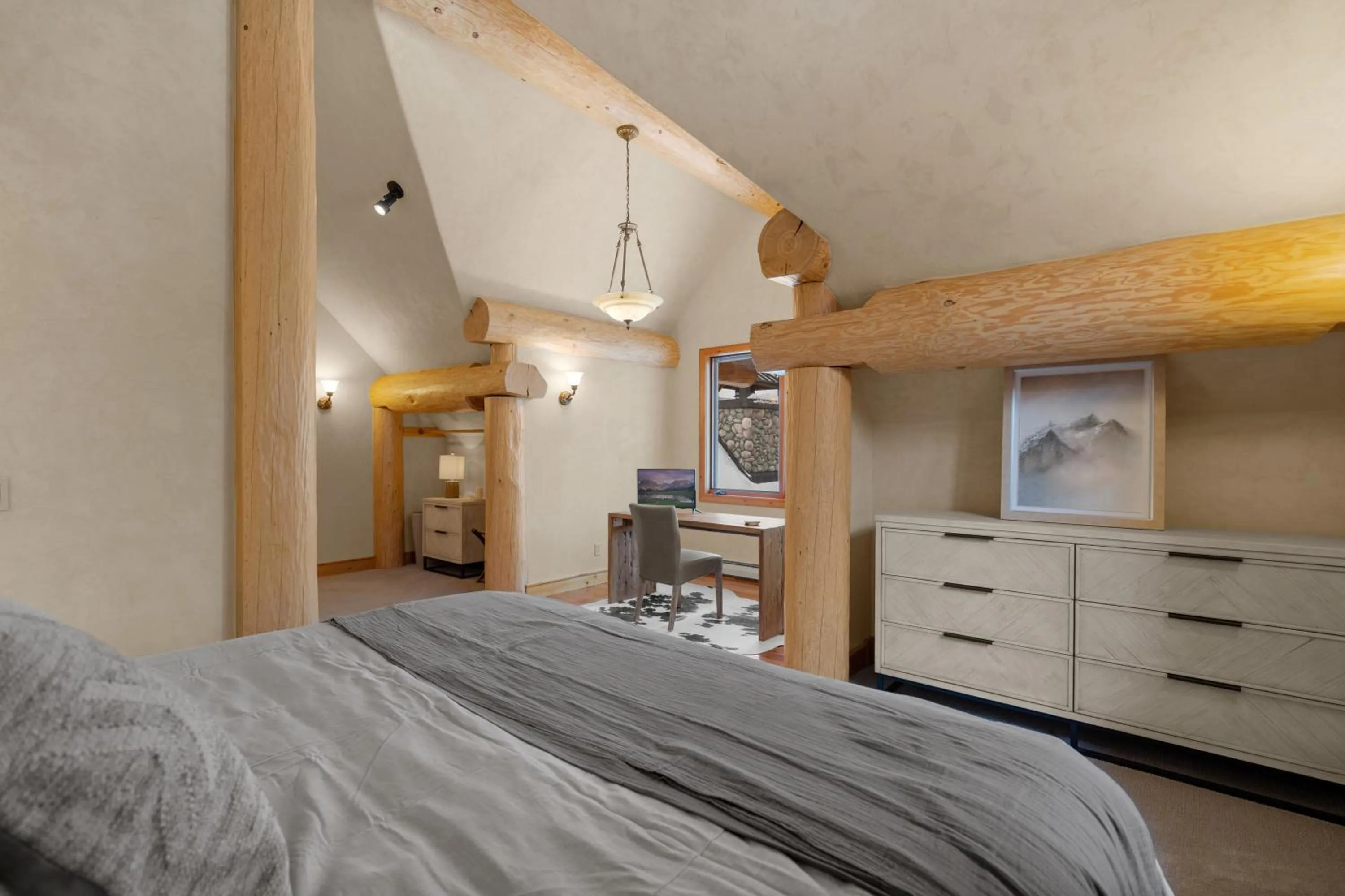 Bed in The Grand Alpine Lodge