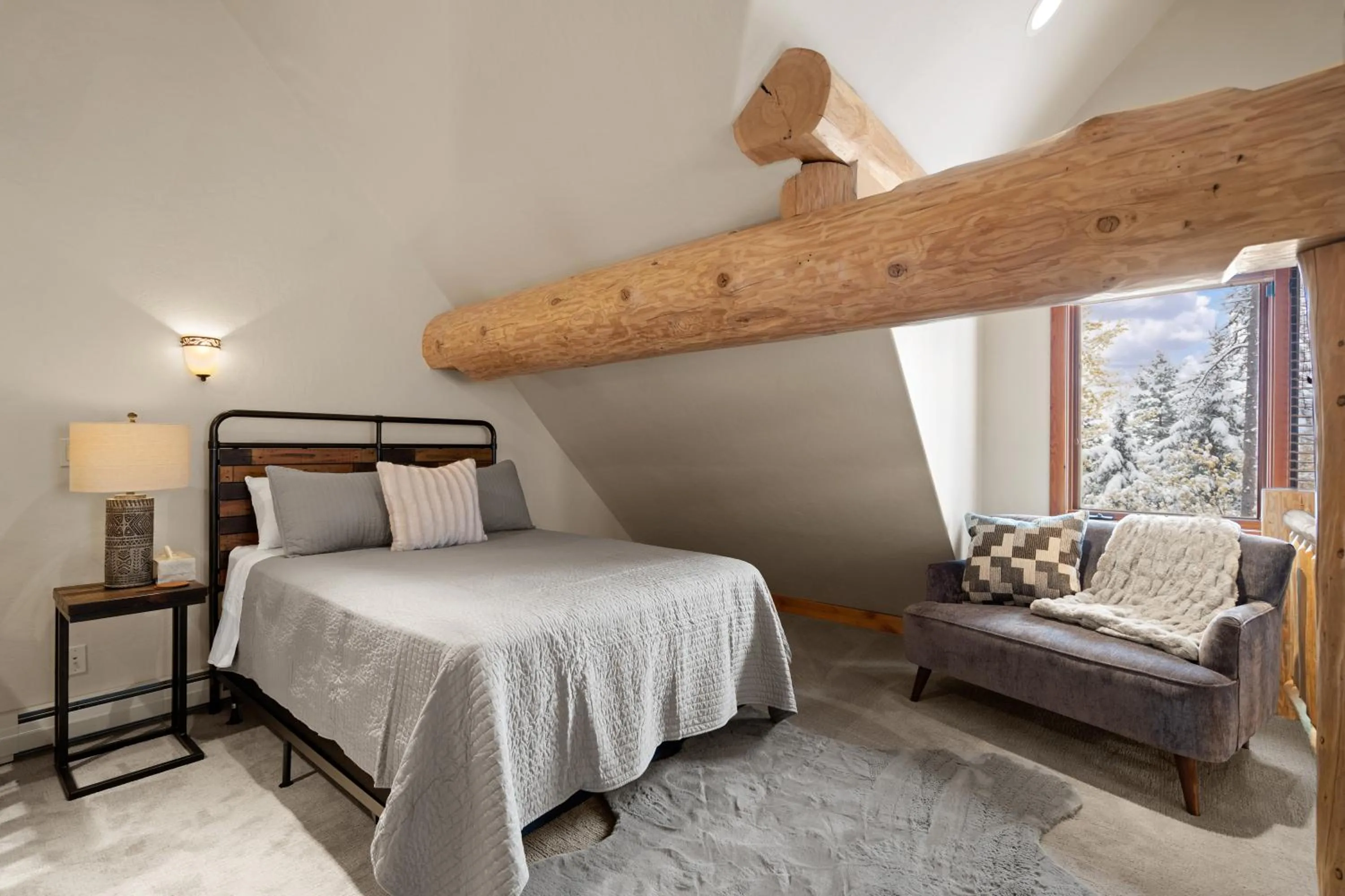 Bed in The Grand Alpine Lodge