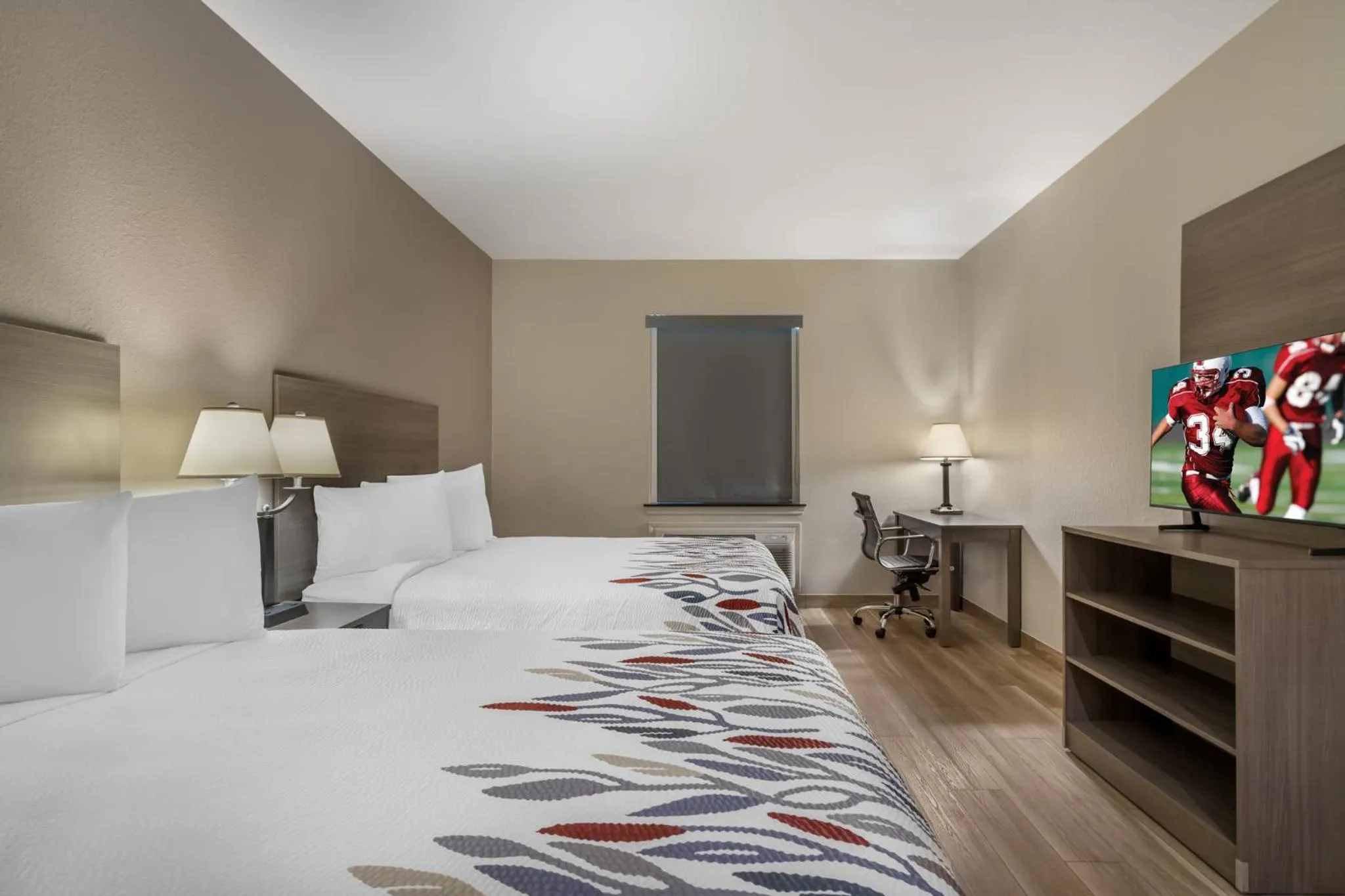 Photo of the whole room, Bed in Red Roof Inn La Porte