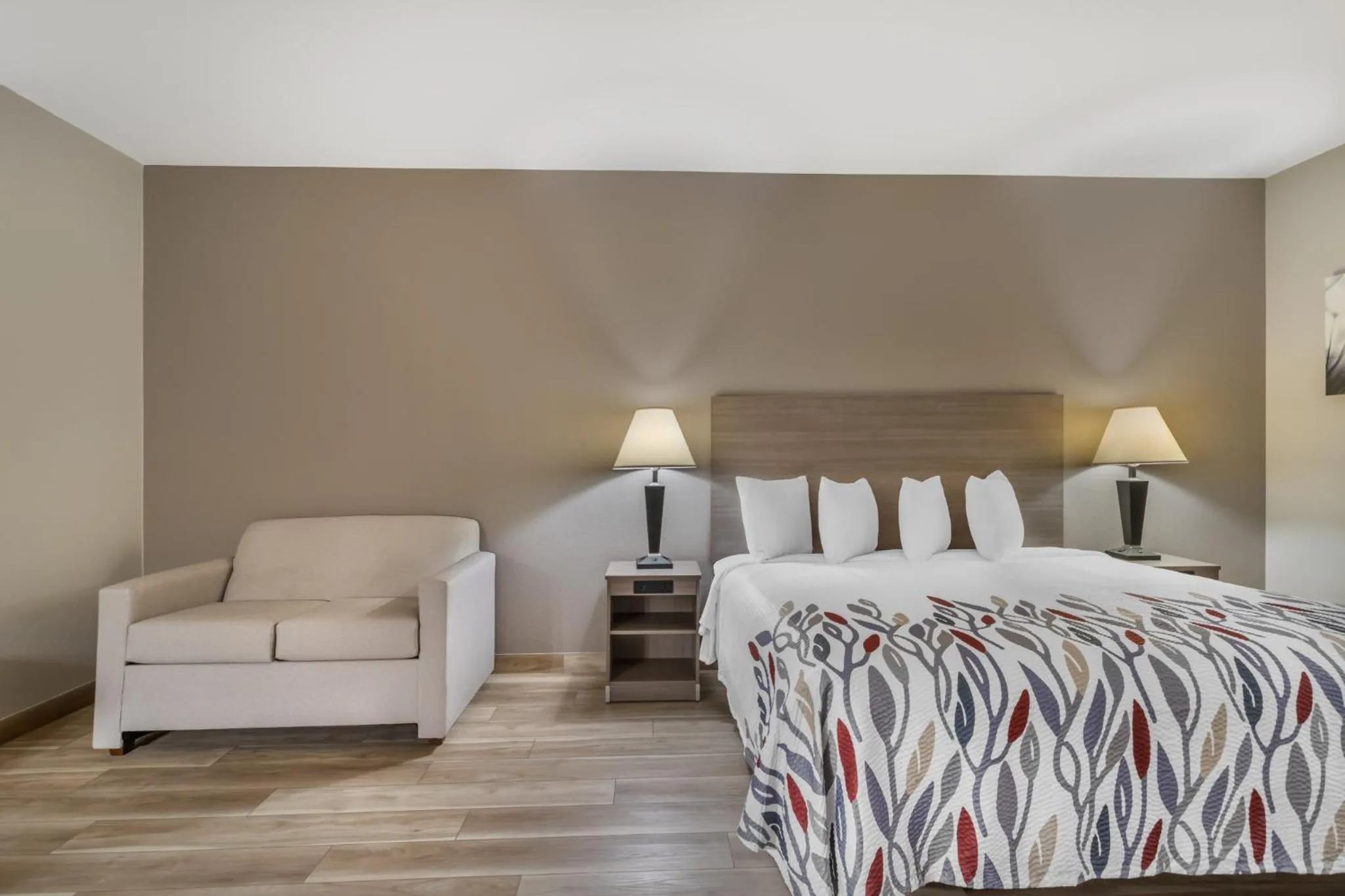 Bedroom, Bed in Red Roof Inn La Porte