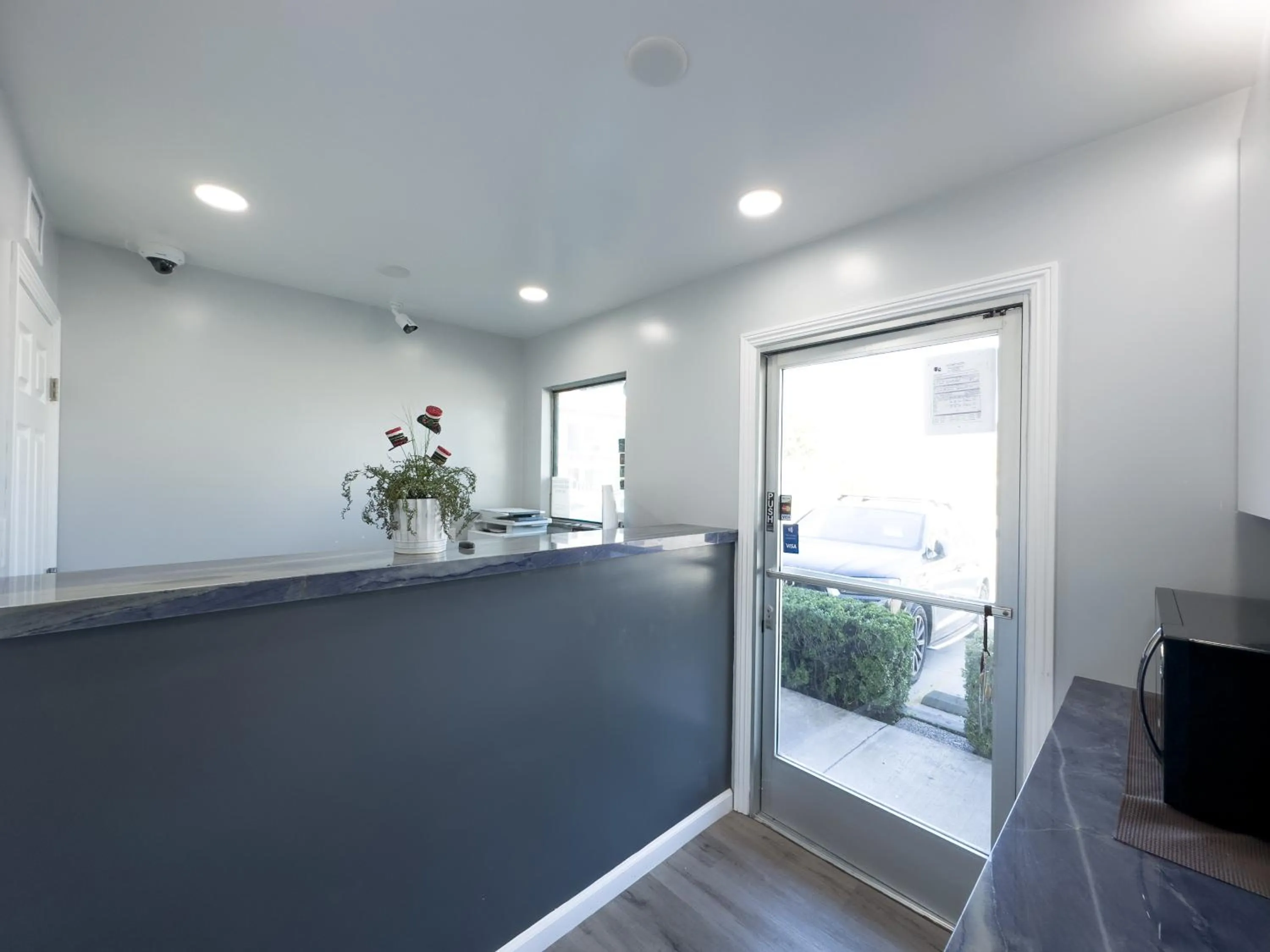 Courtesy Inn & Suites