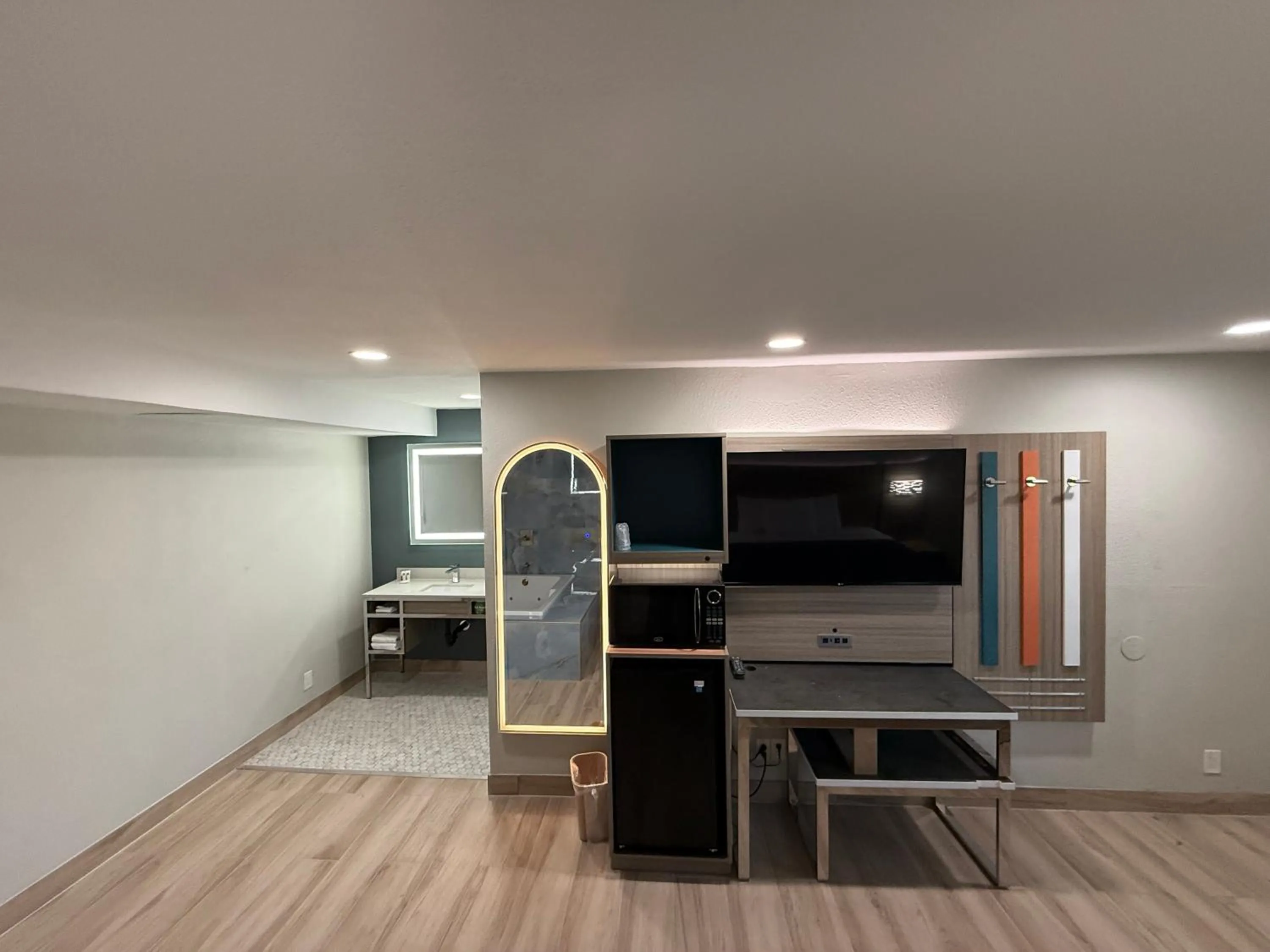 TV and multimedia in Rosemead Motel