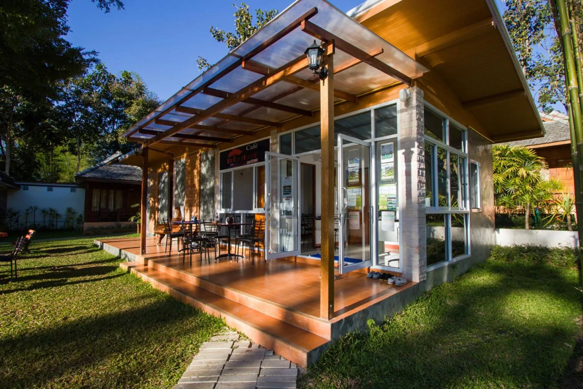 Lobby or reception in Mad Monkey Pai