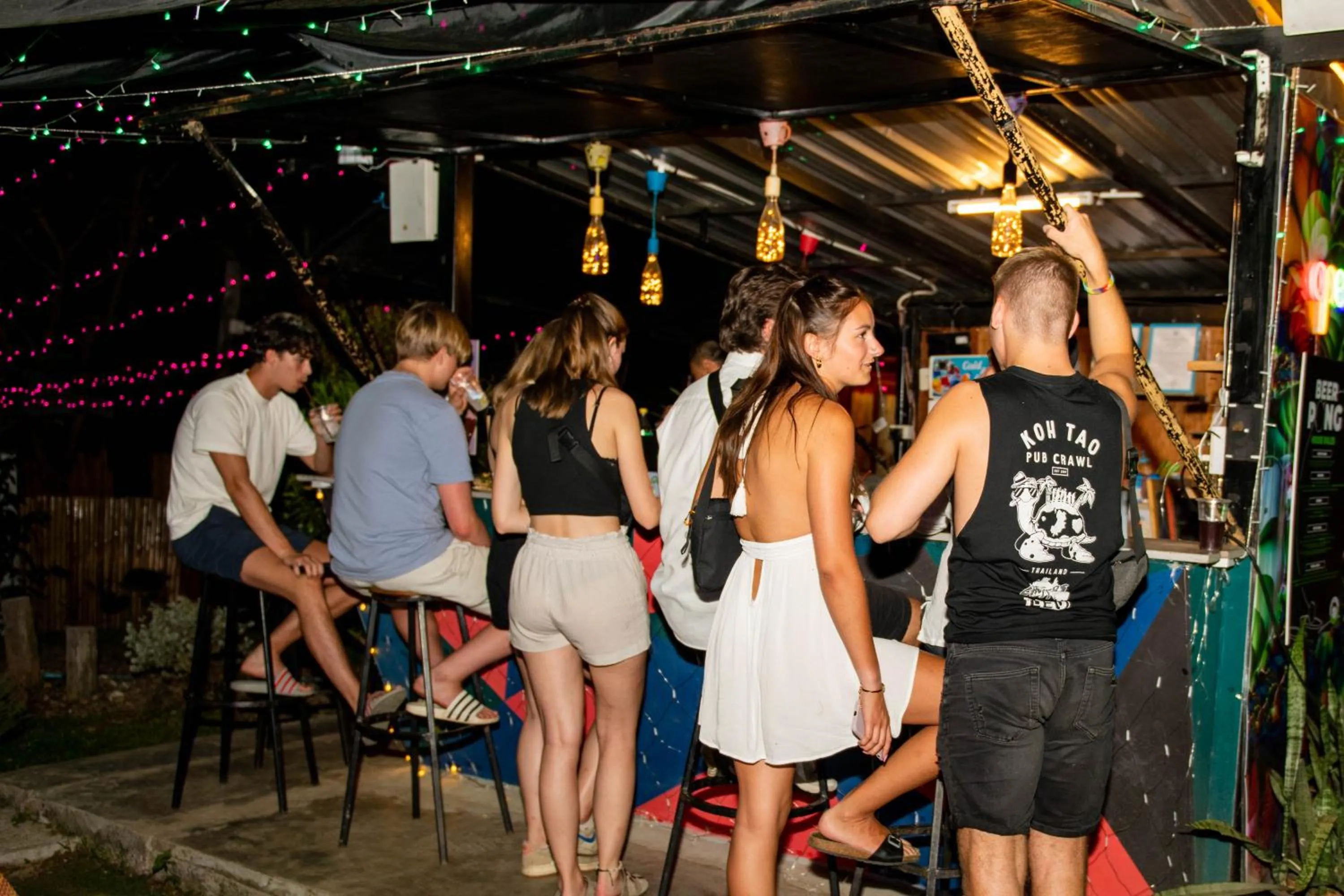 Lounge or bar in Mad Monkey Pai