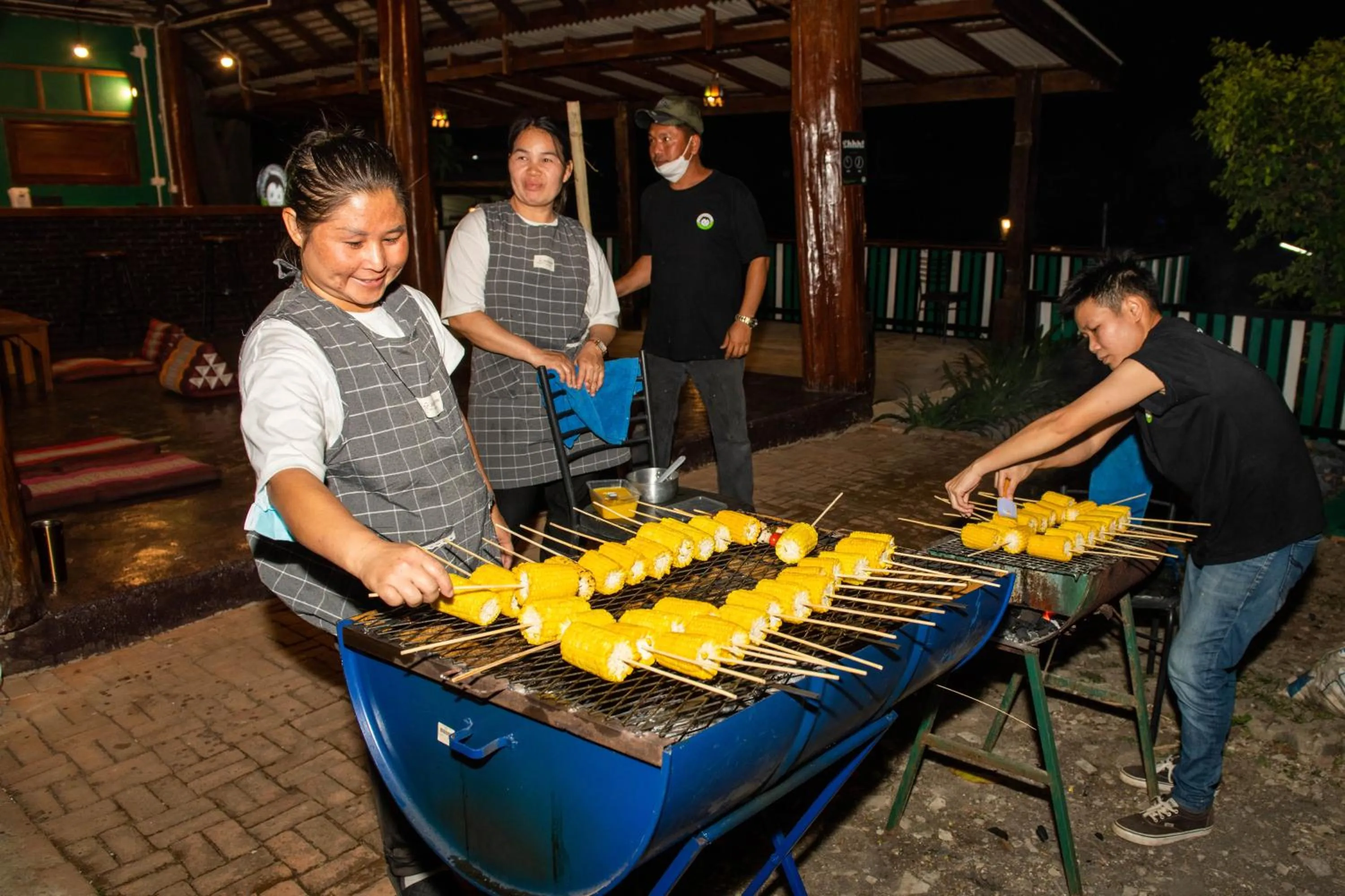 Restaurant/places to eat in Mad Monkey Pai