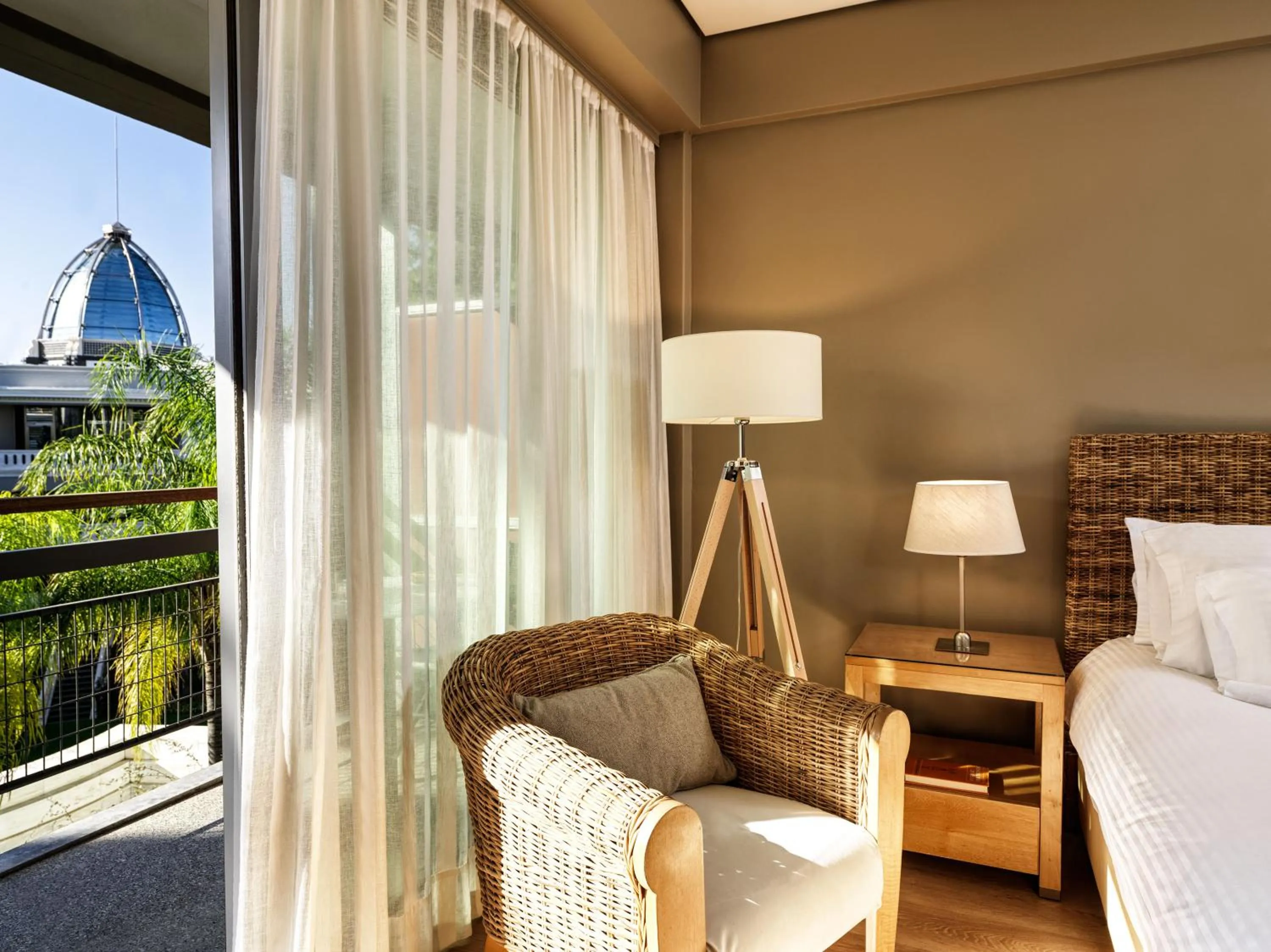 Bed in Sea View Cityscape Hotel