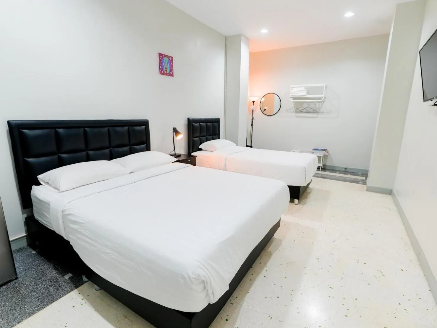Photo of the whole room, Bed in Suksomboon Residence