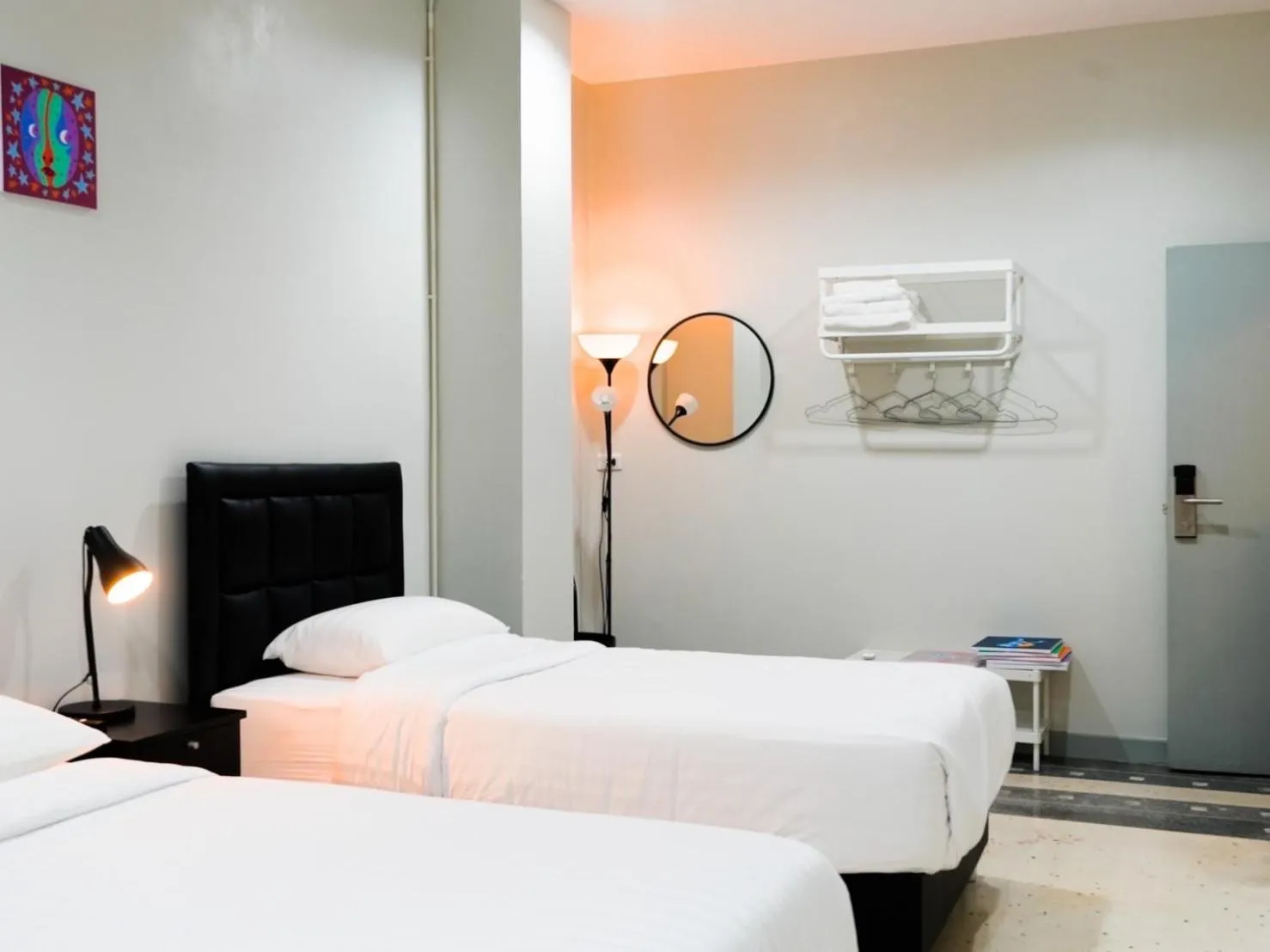 Photo of the whole room, Bed in Suksomboon Residence