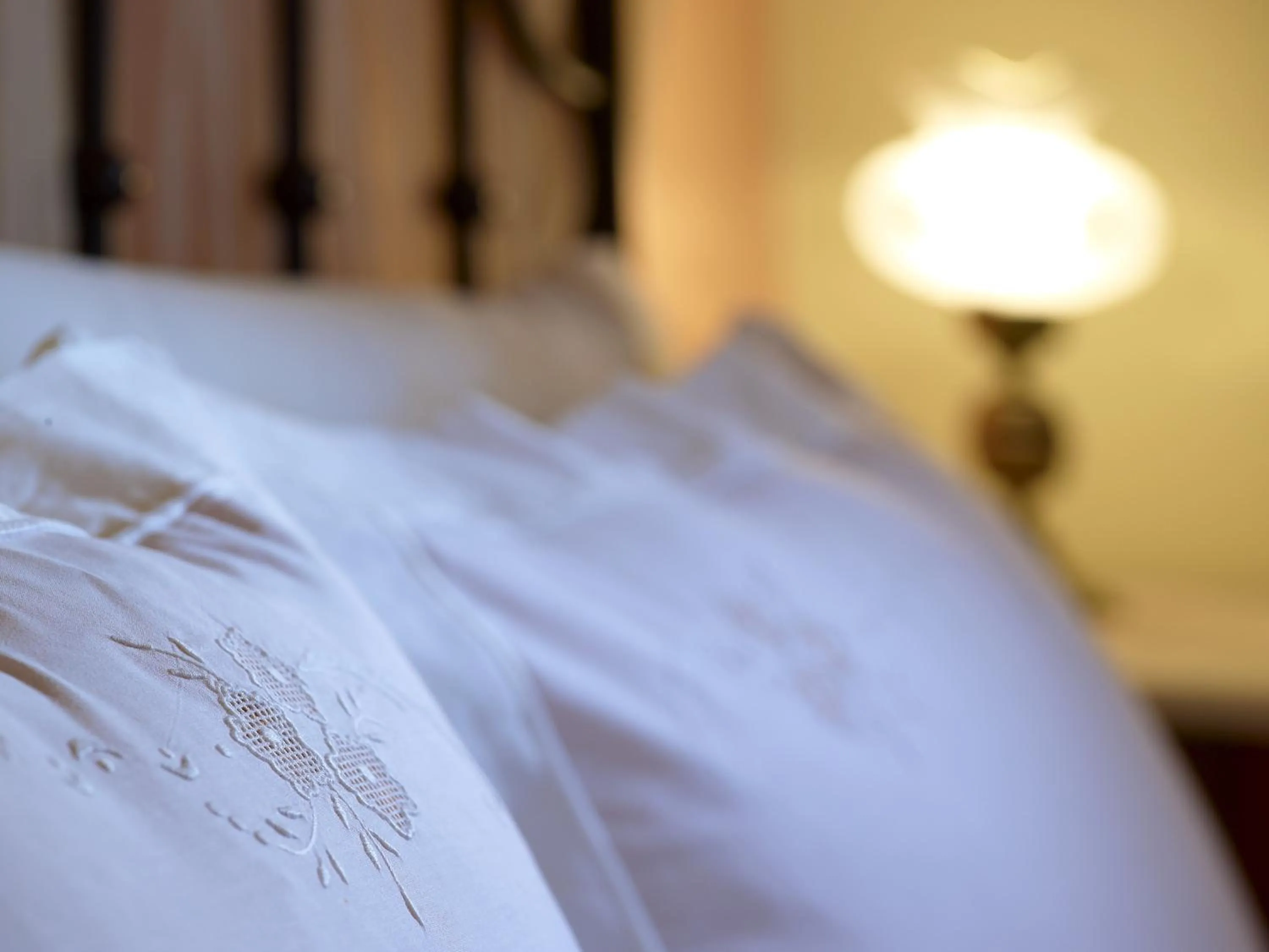 Decorative detail, Bed in Katalagari Country Suites