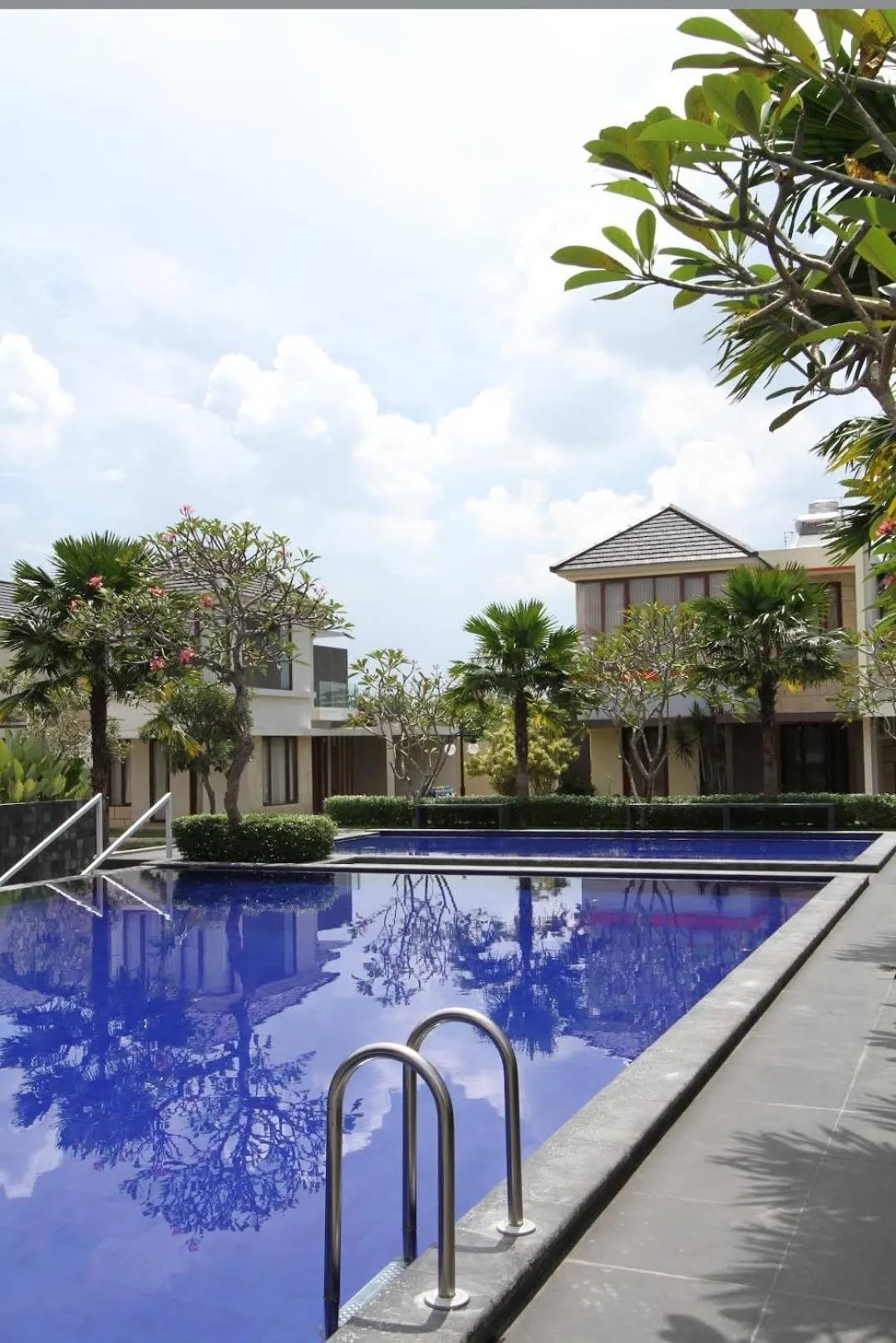 Swimming pool in Omah Dixy Family Homestay by FH Stay