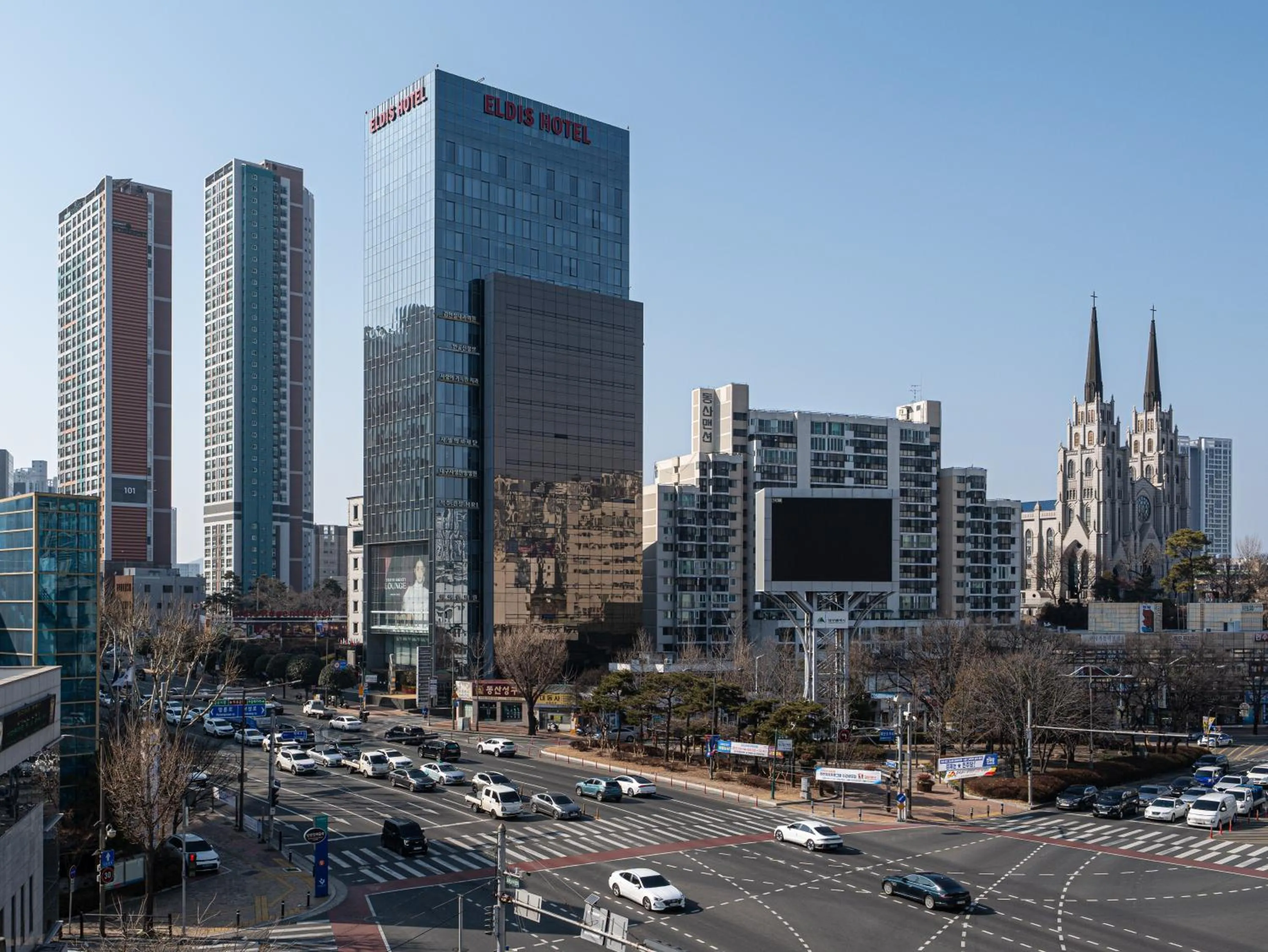 Facade/entrance in Eldis Regent Hotel