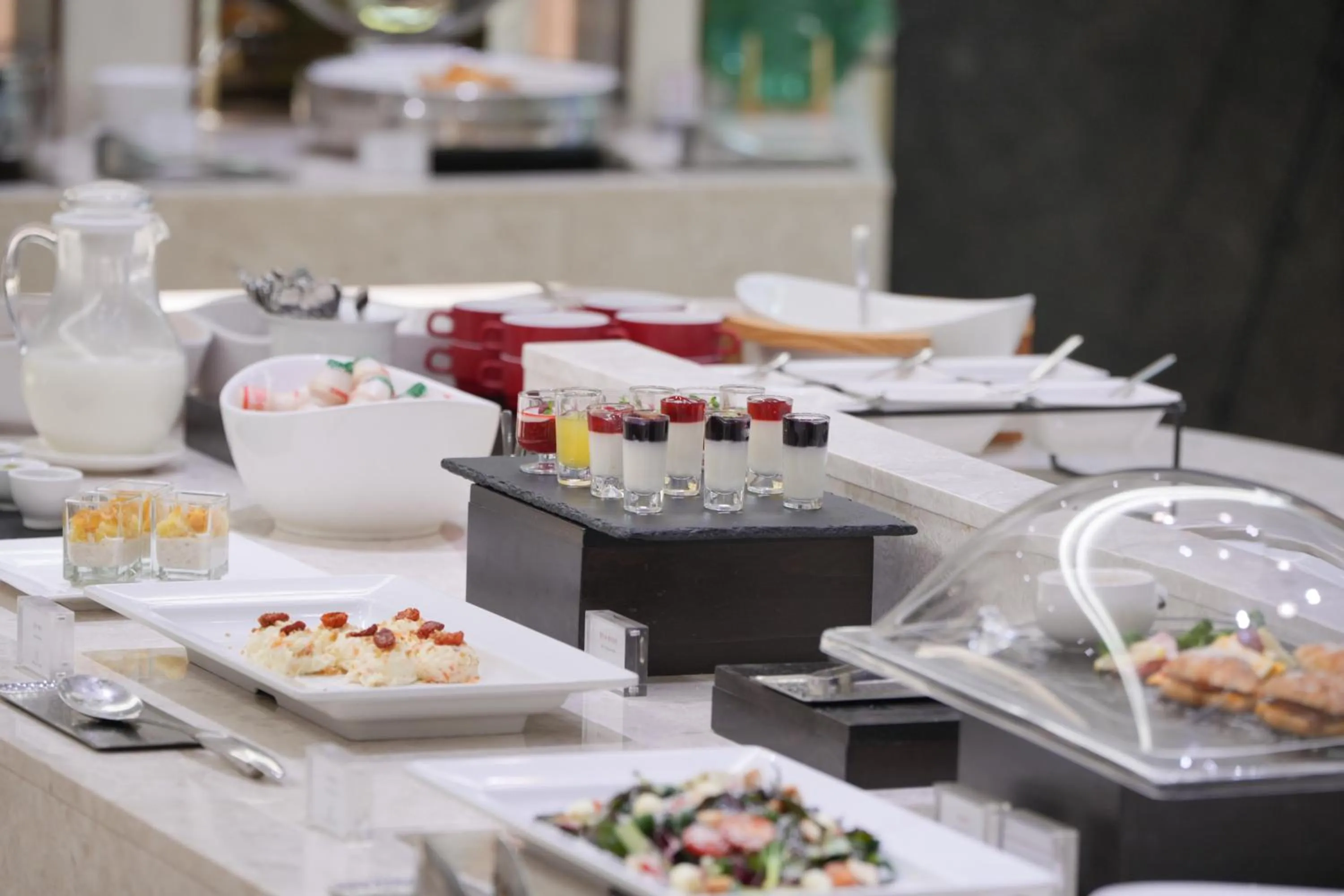 Buffet breakfast in Eldis Regent Hotel