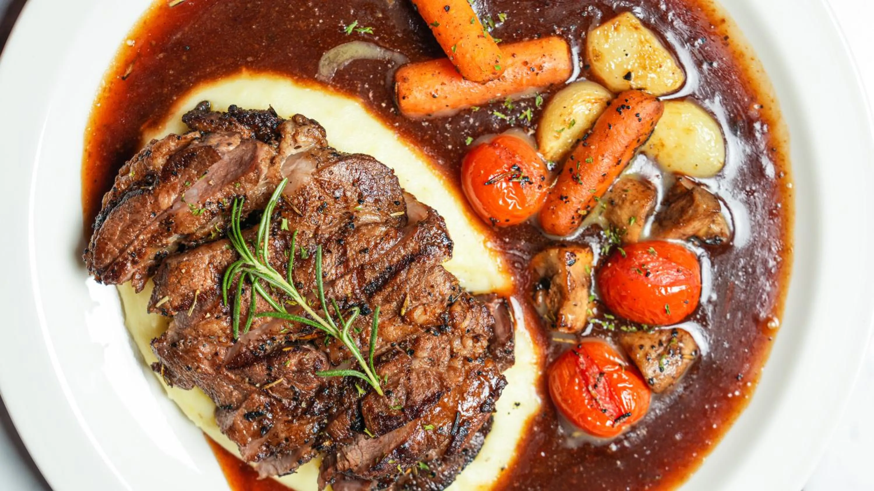 Restaurant/places to eat in Eldis Regent Hotel