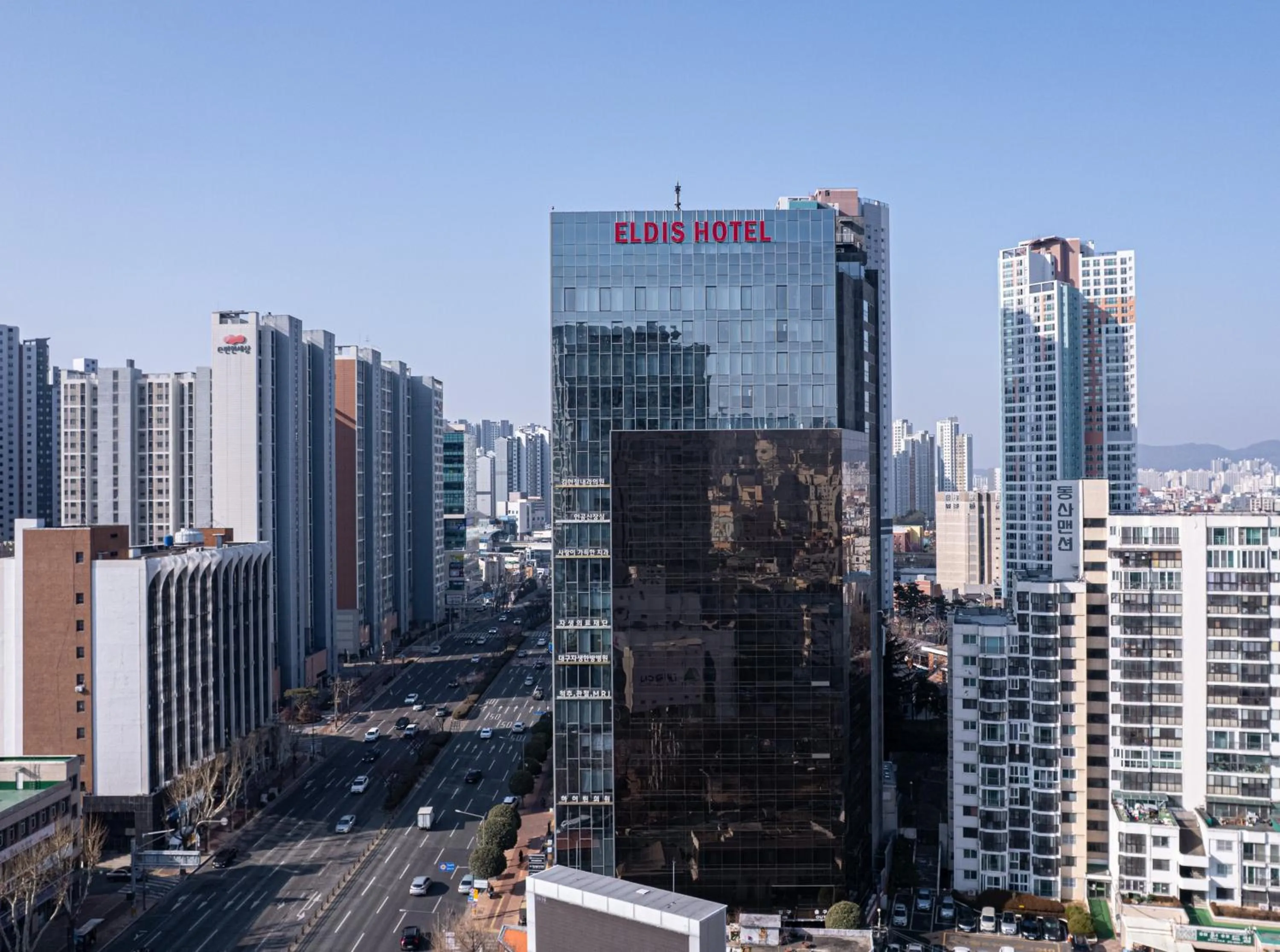 Facade/entrance in Eldis Regent Hotel