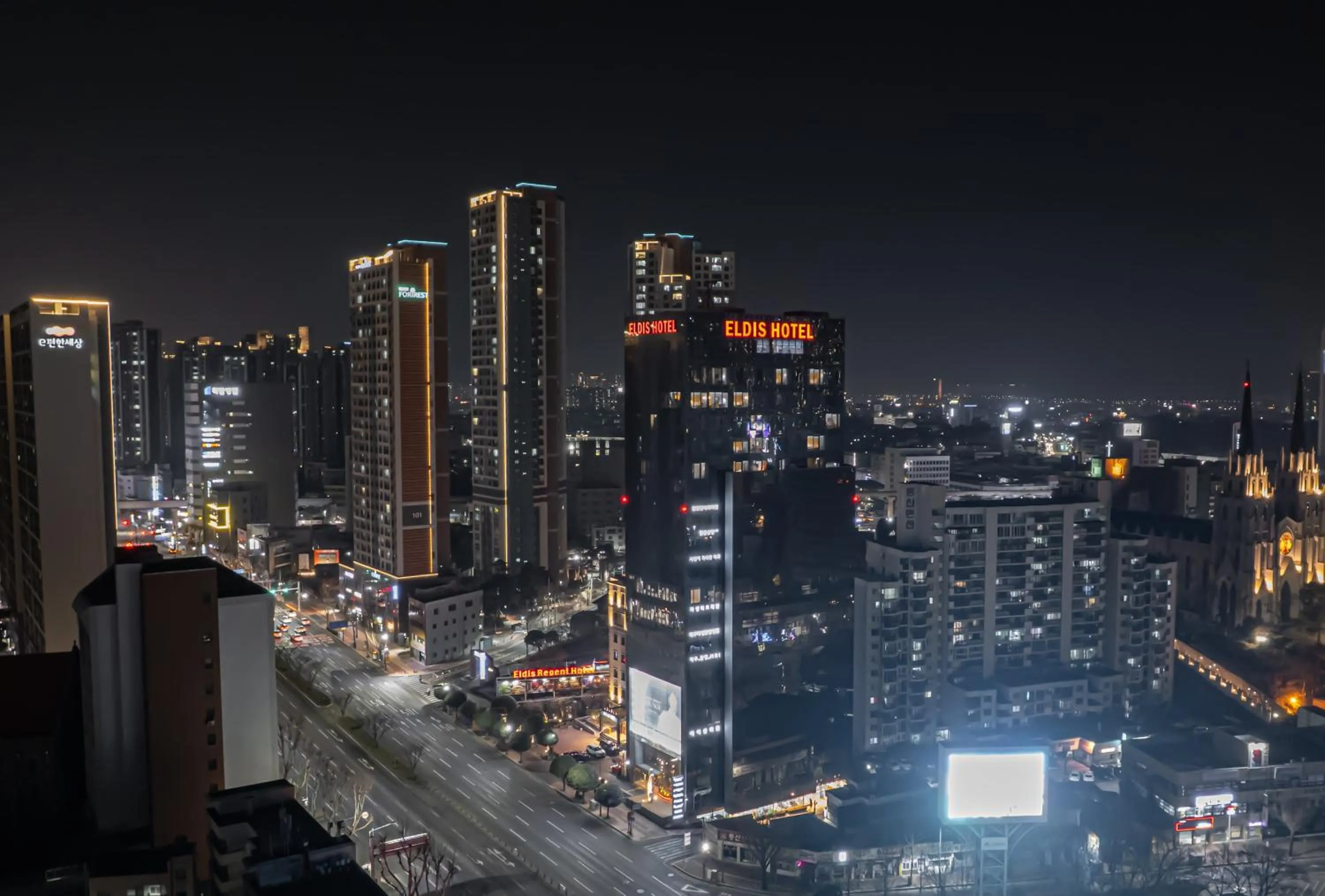 Facade/entrance in Eldis Regent Hotel