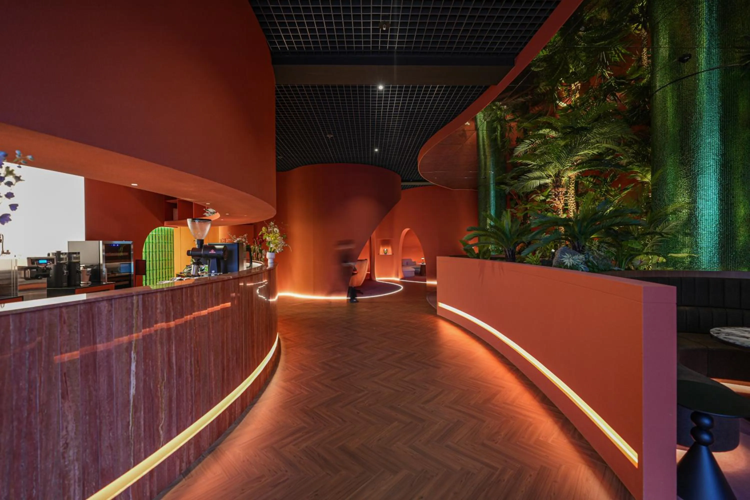 Restaurant/places to eat in Eldis Regent Hotel