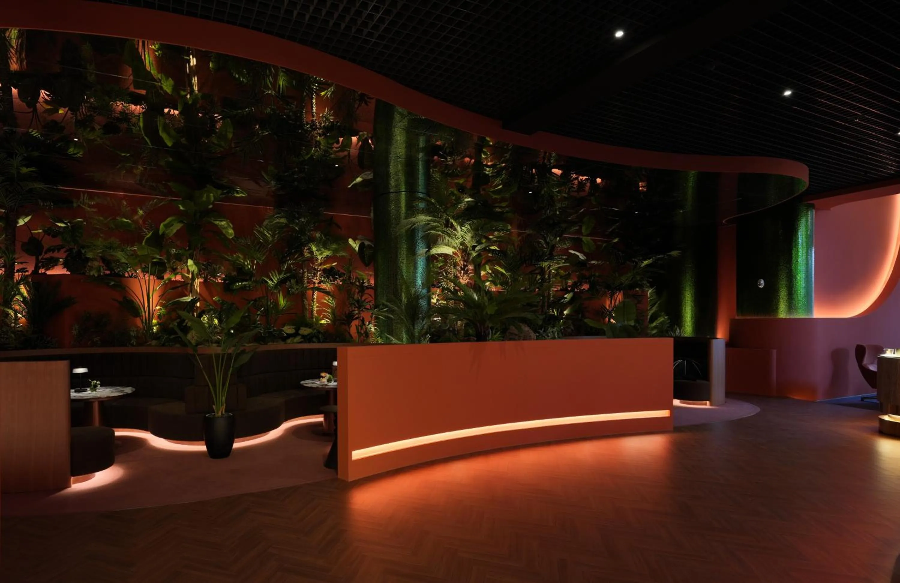 Restaurant/places to eat in Eldis Regent Hotel