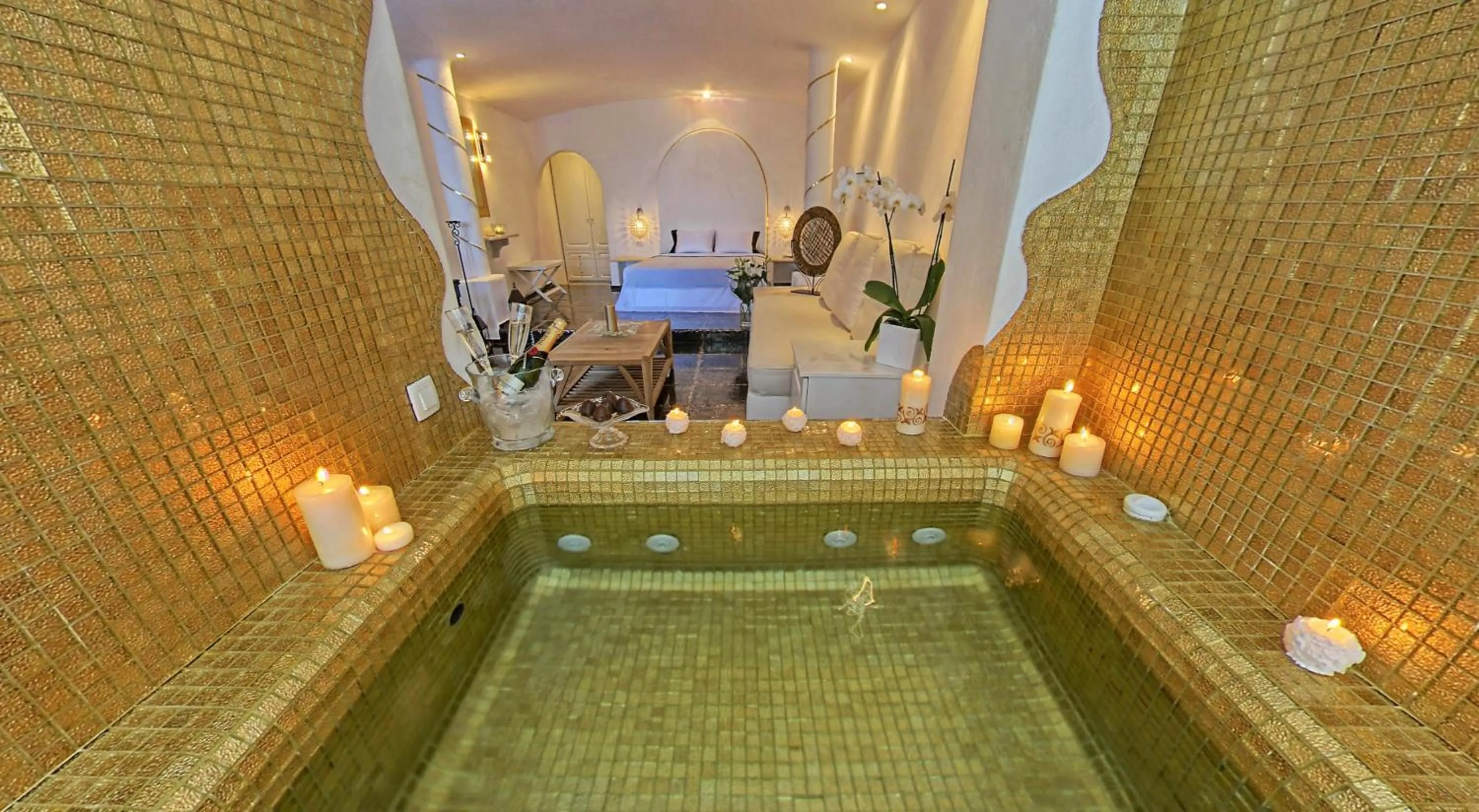 Hot Tub in Astarte Suites