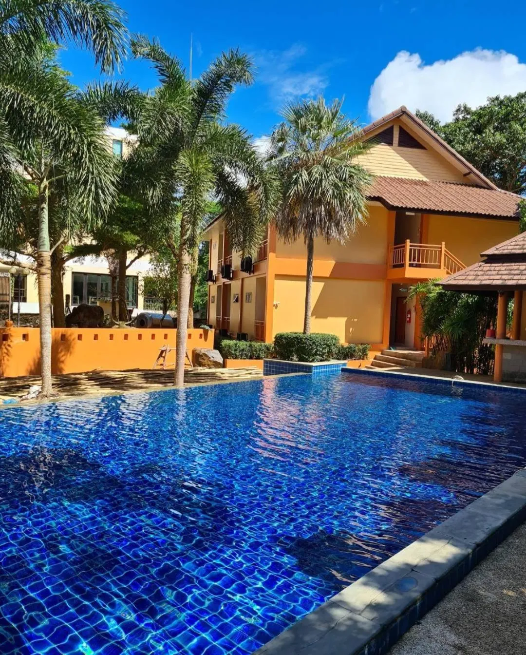 Property building in Du-sila Hotel kohchang