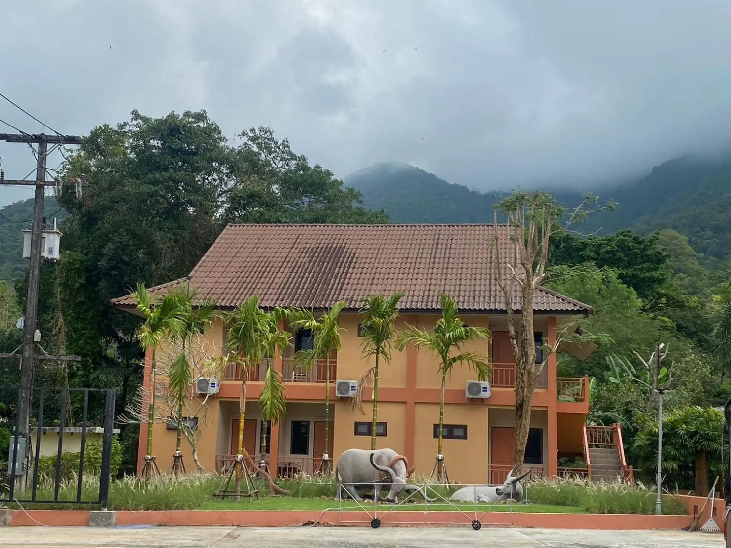 Property building in Du-sila Hotel kohchang