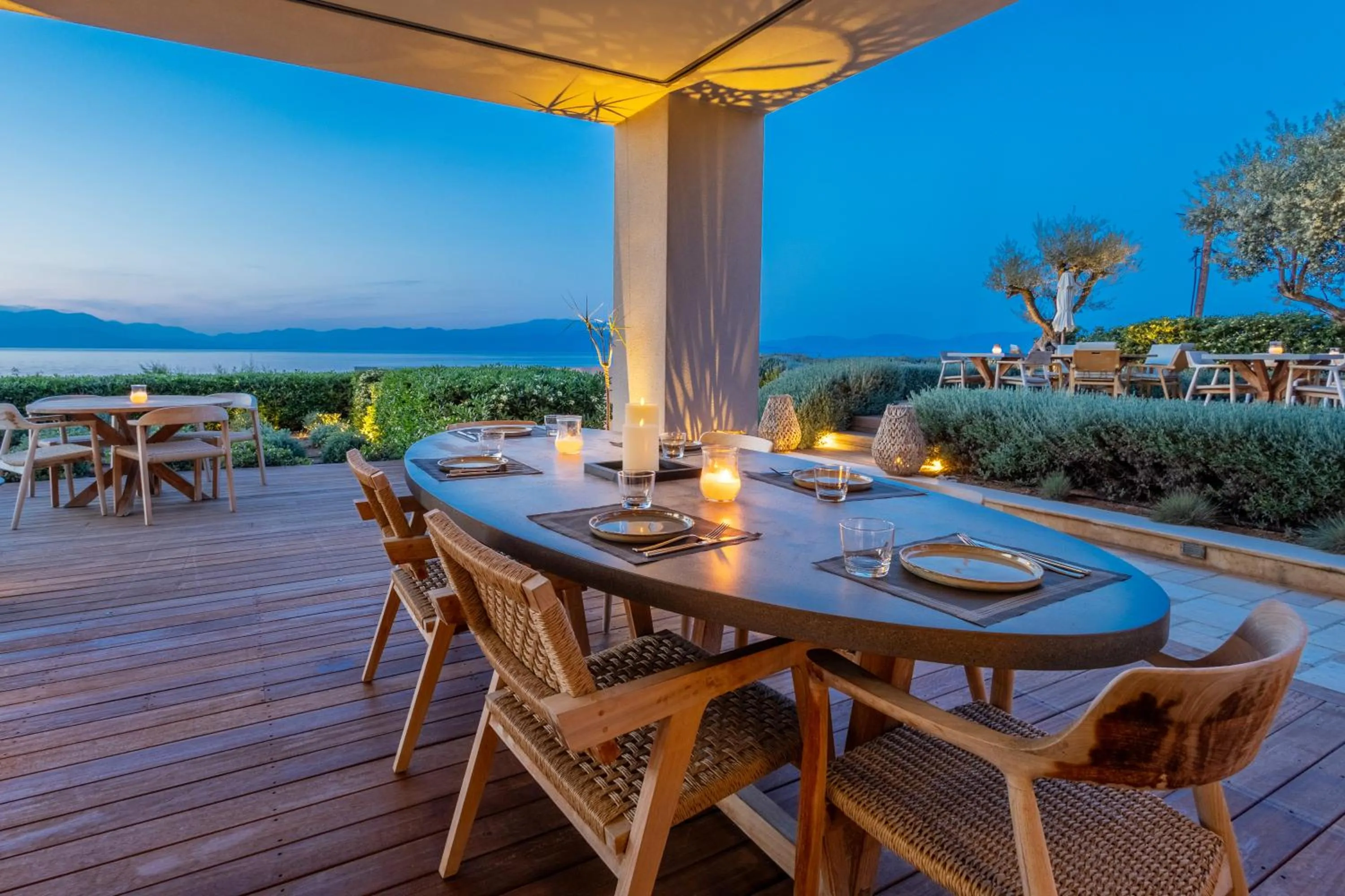 Restaurant/places to eat in Alissachni SeaSide Hotel