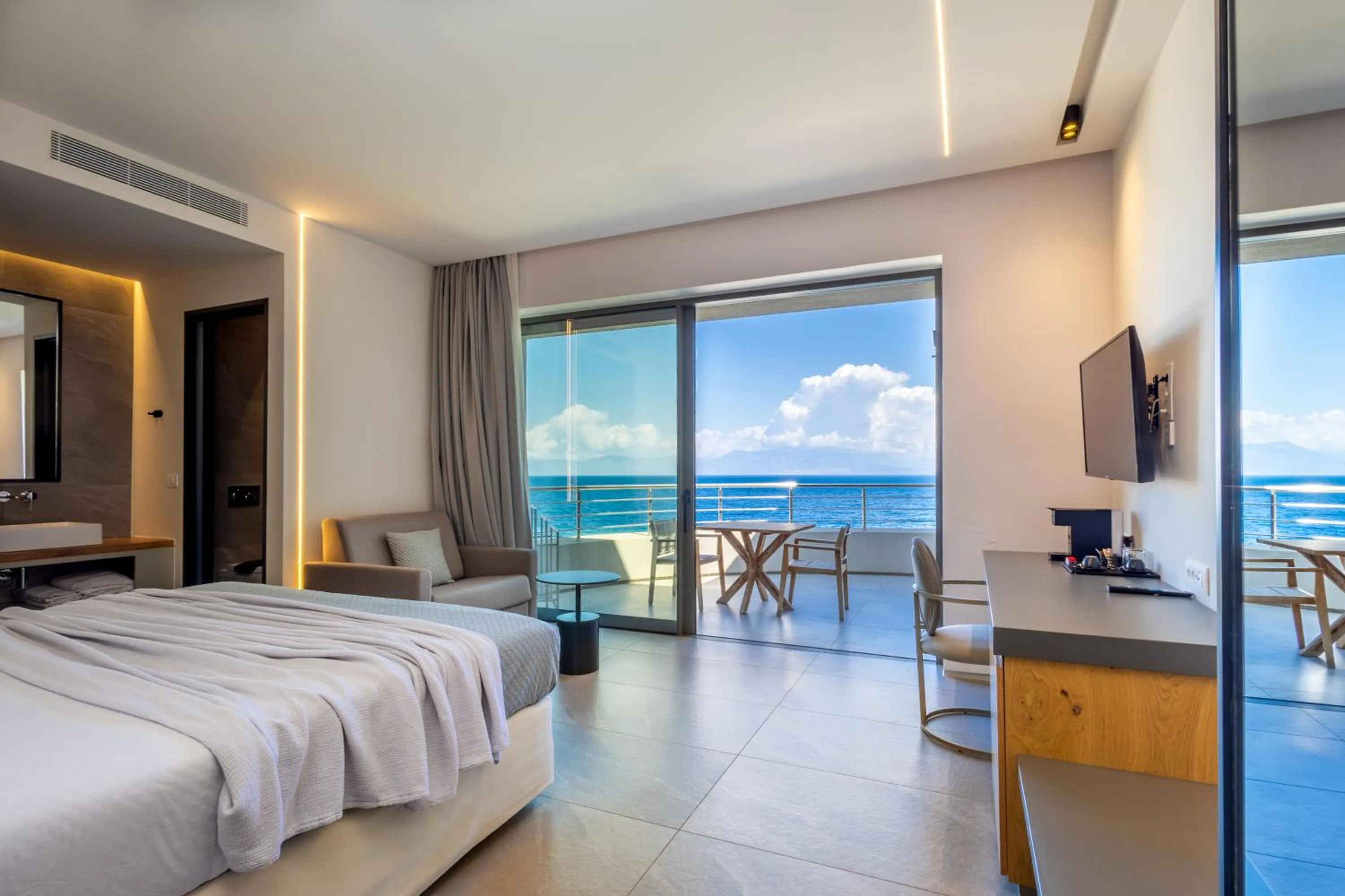 Bed in Alissachni SeaSide Hotel