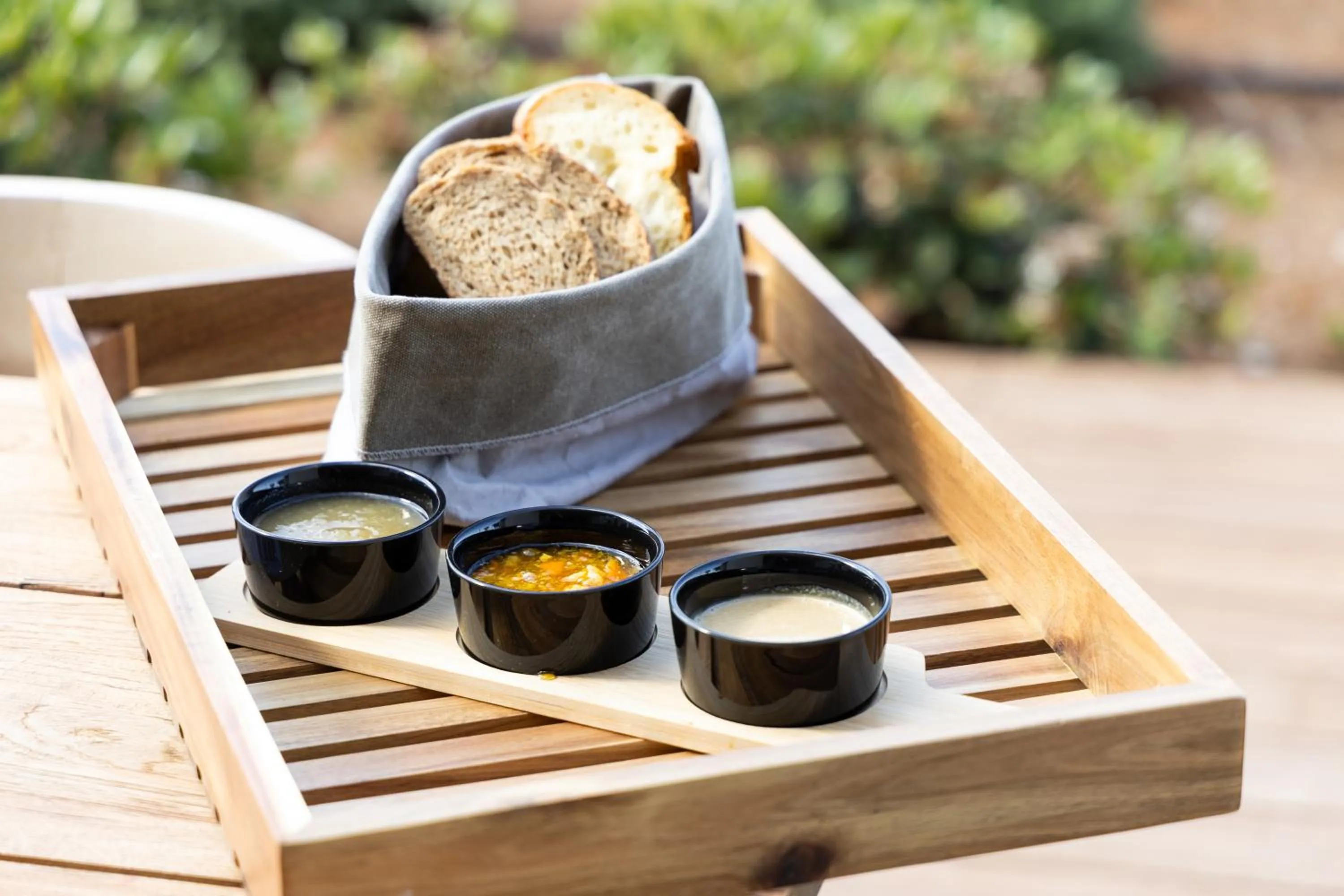 Restaurant/places to eat in Alissachni SeaSide Hotel