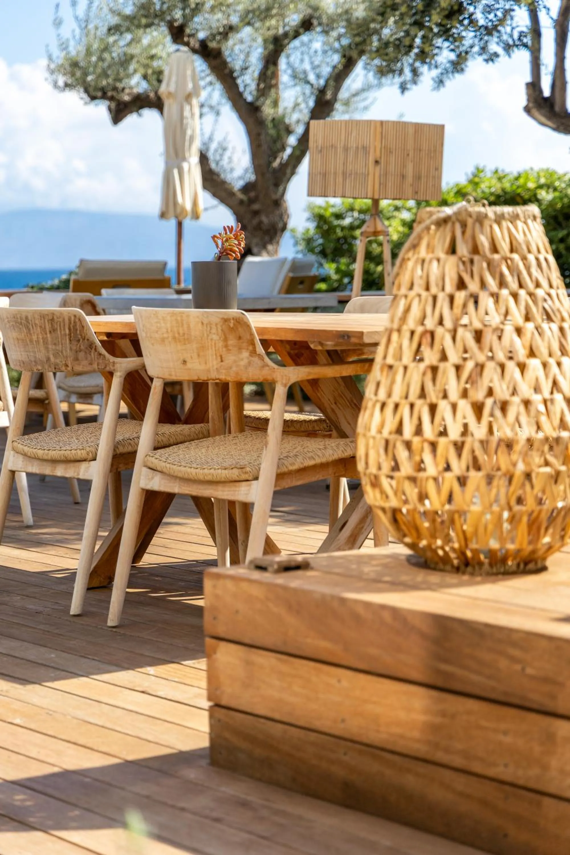 Restaurant/places to eat in Alissachni SeaSide Hotel