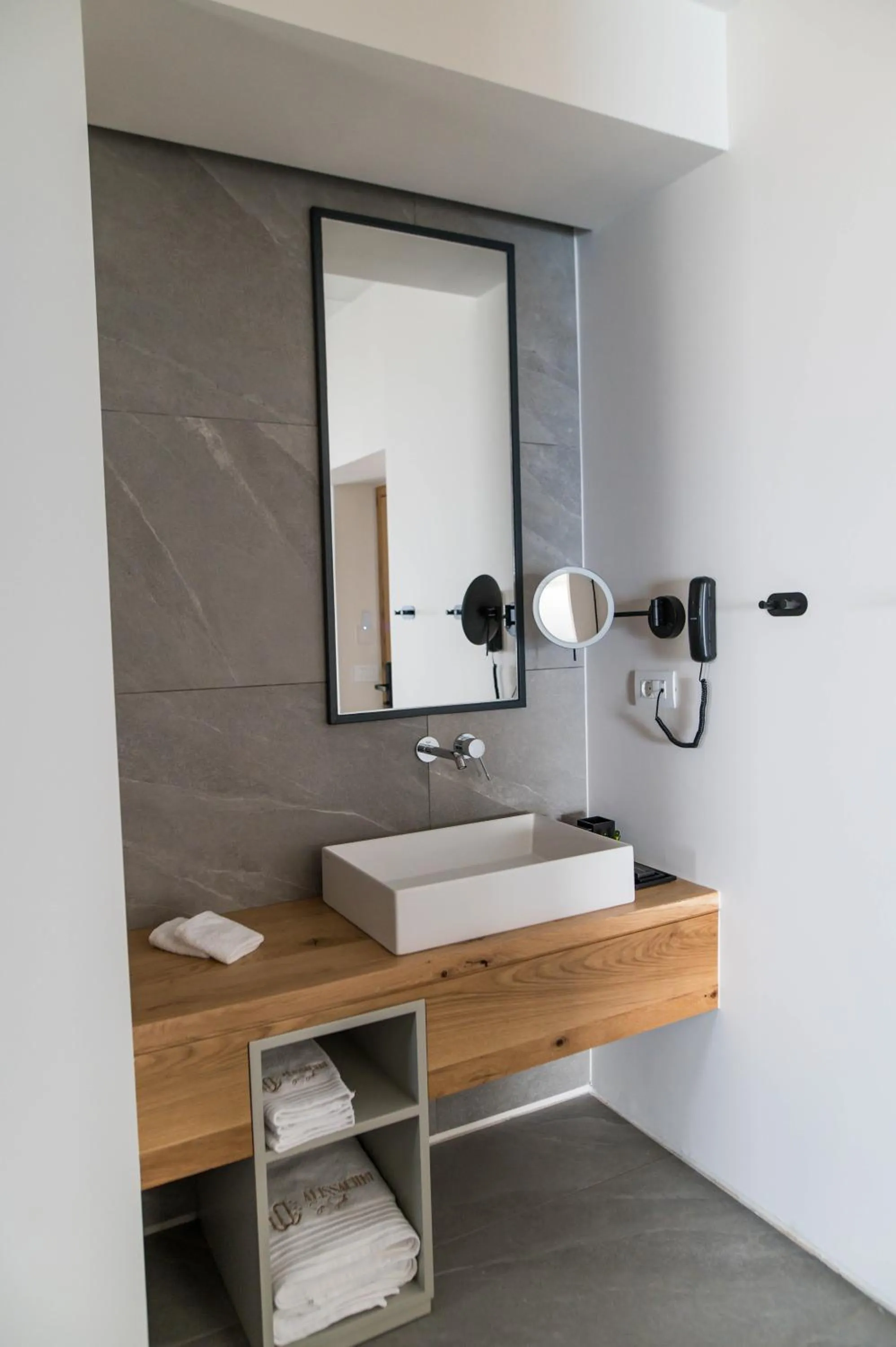 Bathroom in Alissachni SeaSide Hotel