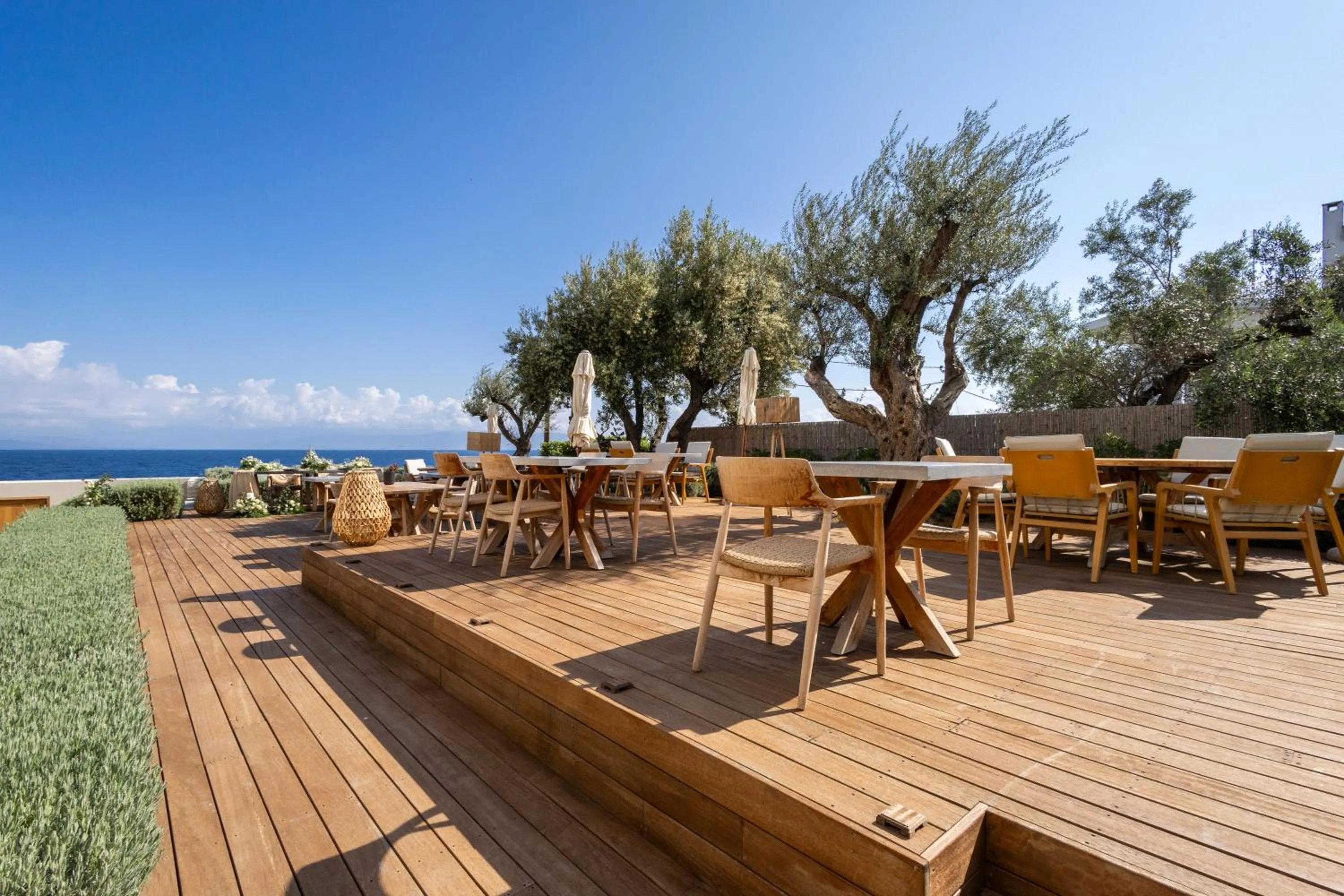 Restaurant/places to eat in Alissachni SeaSide Hotel