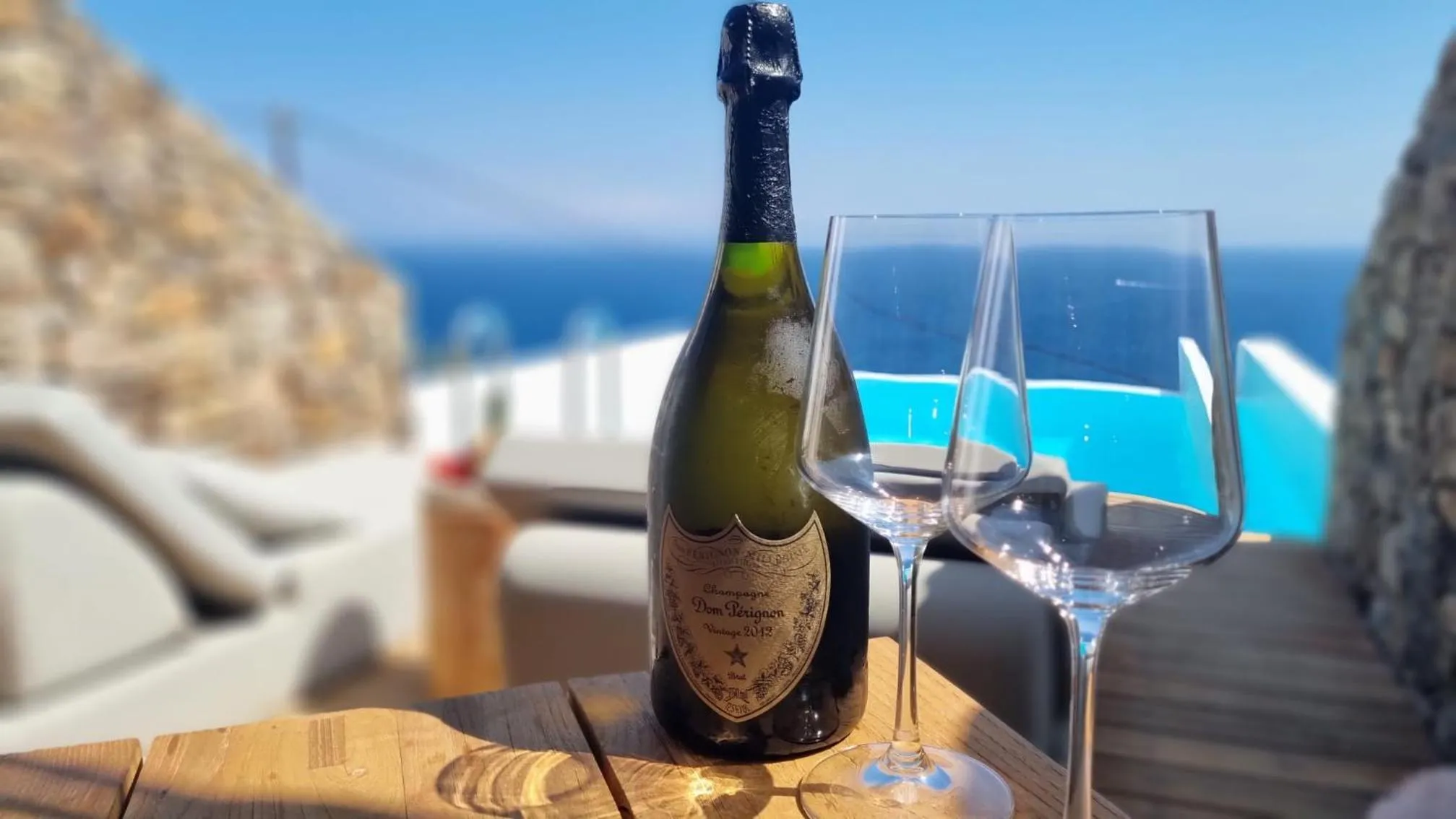 Food and drinks in Alissachni SeaSide Hotel