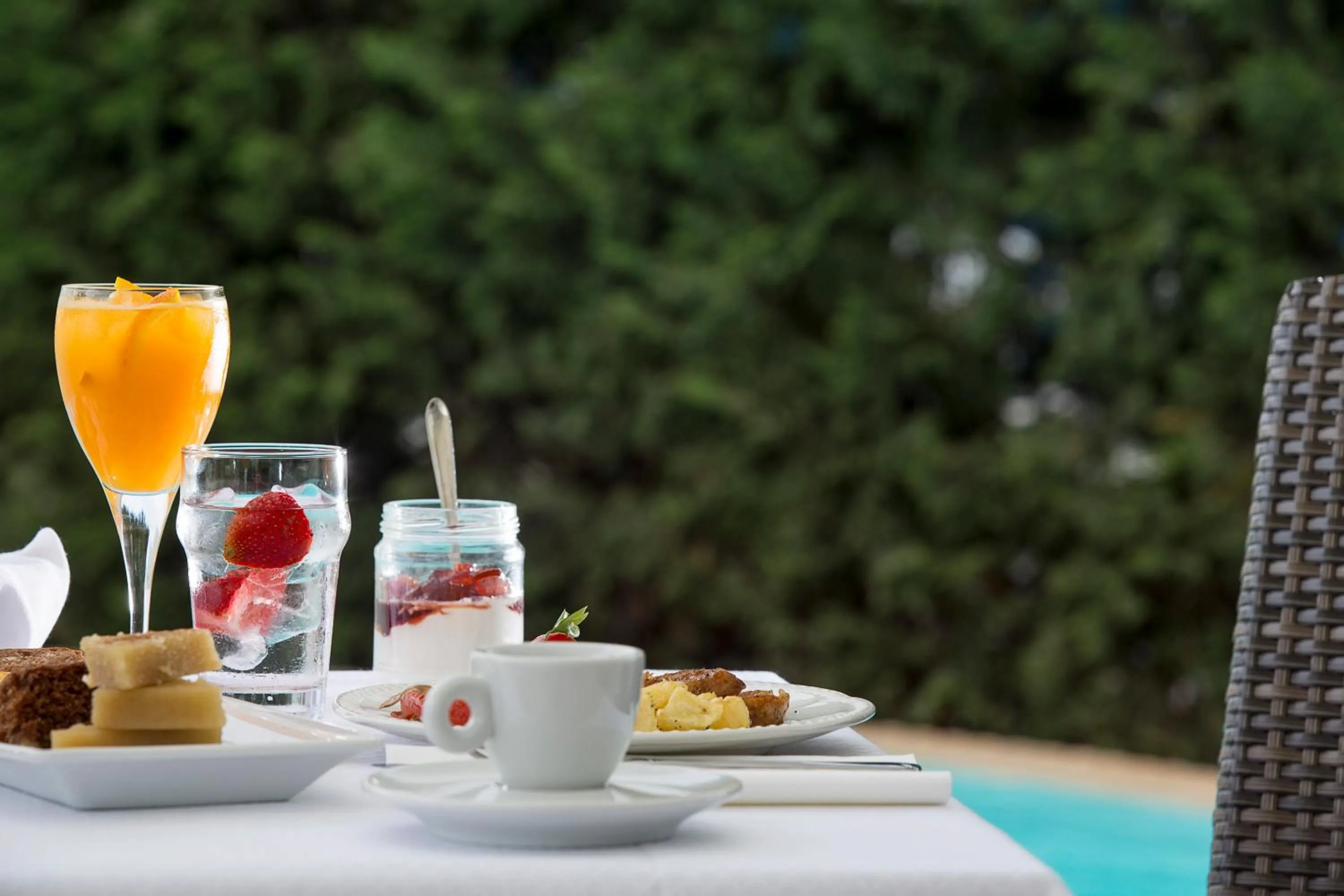 Restaurant/places to eat in Lagos Mare Hotel