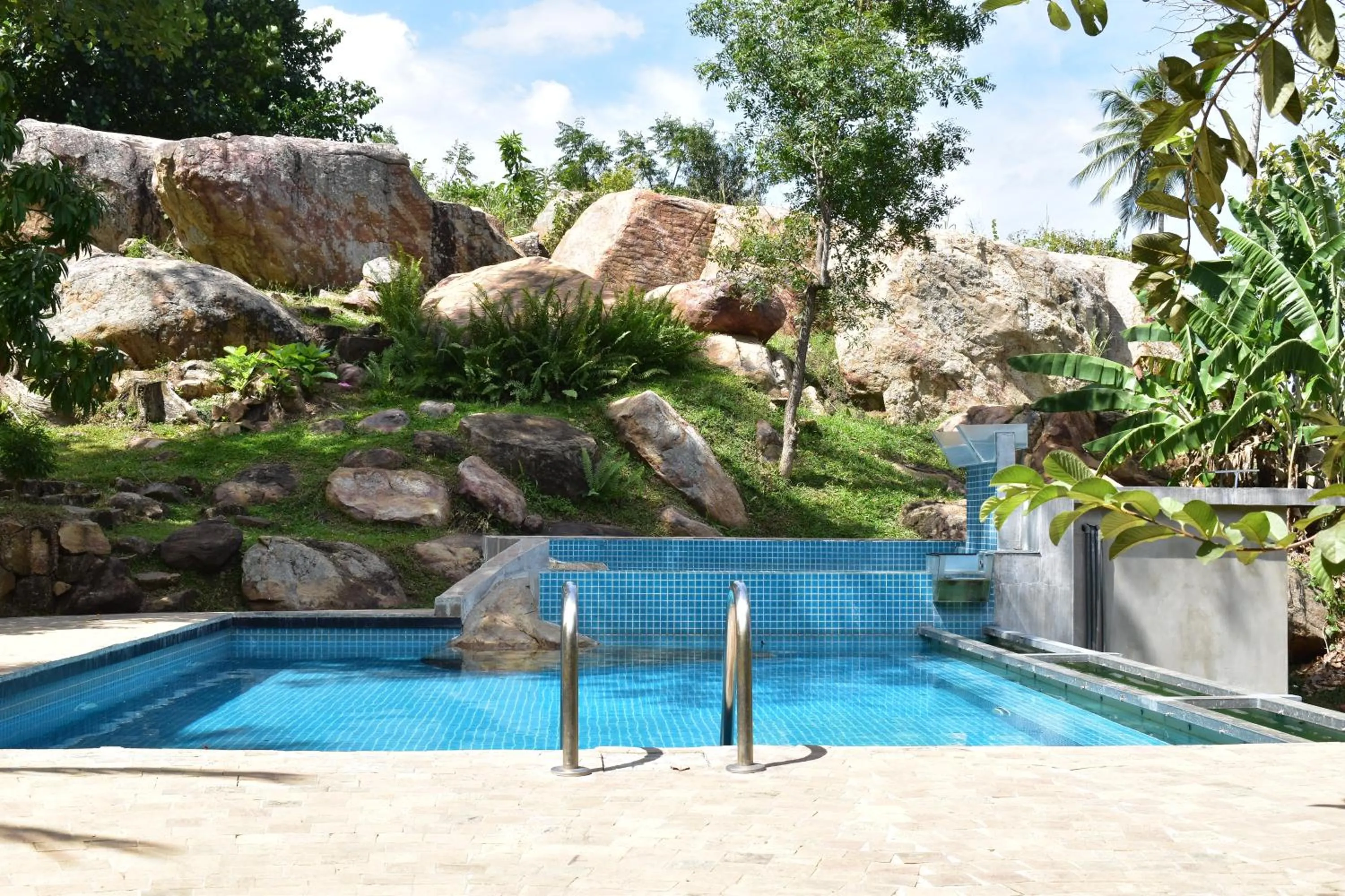 Swimming pool in Kakulanda Resort