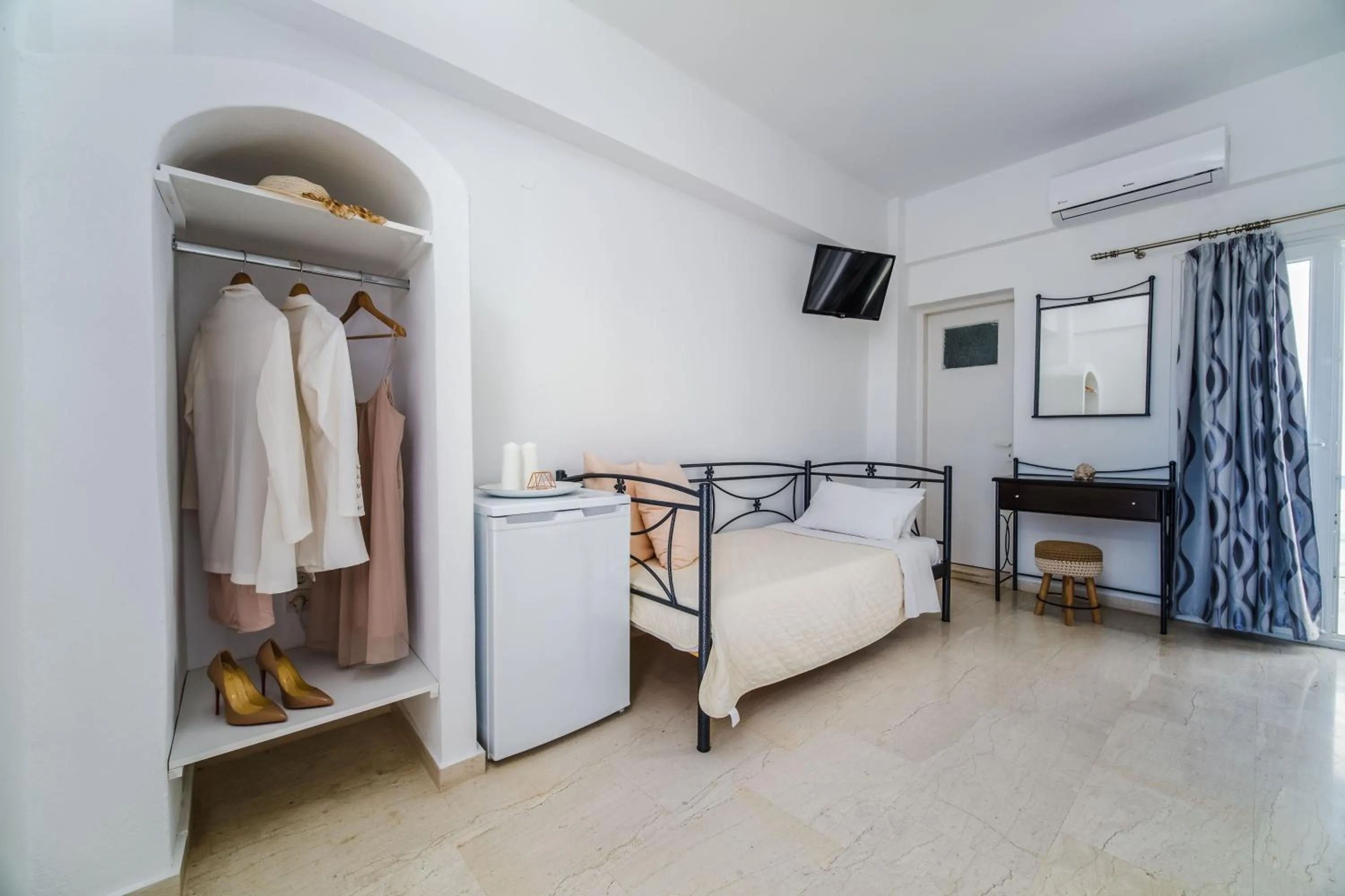 Bed in Stavros Villas