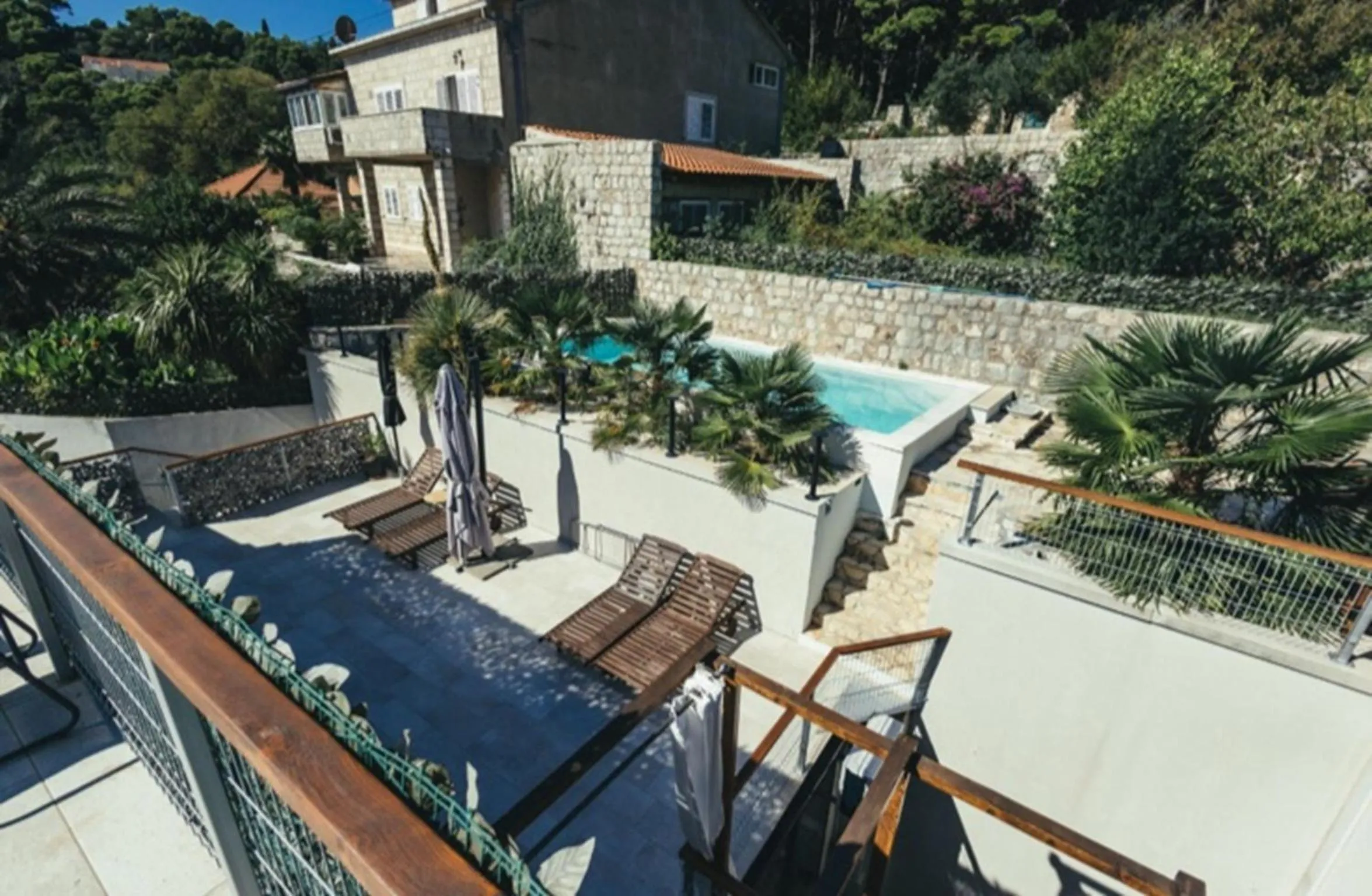 Swimming pool in Palm Tree Apartments