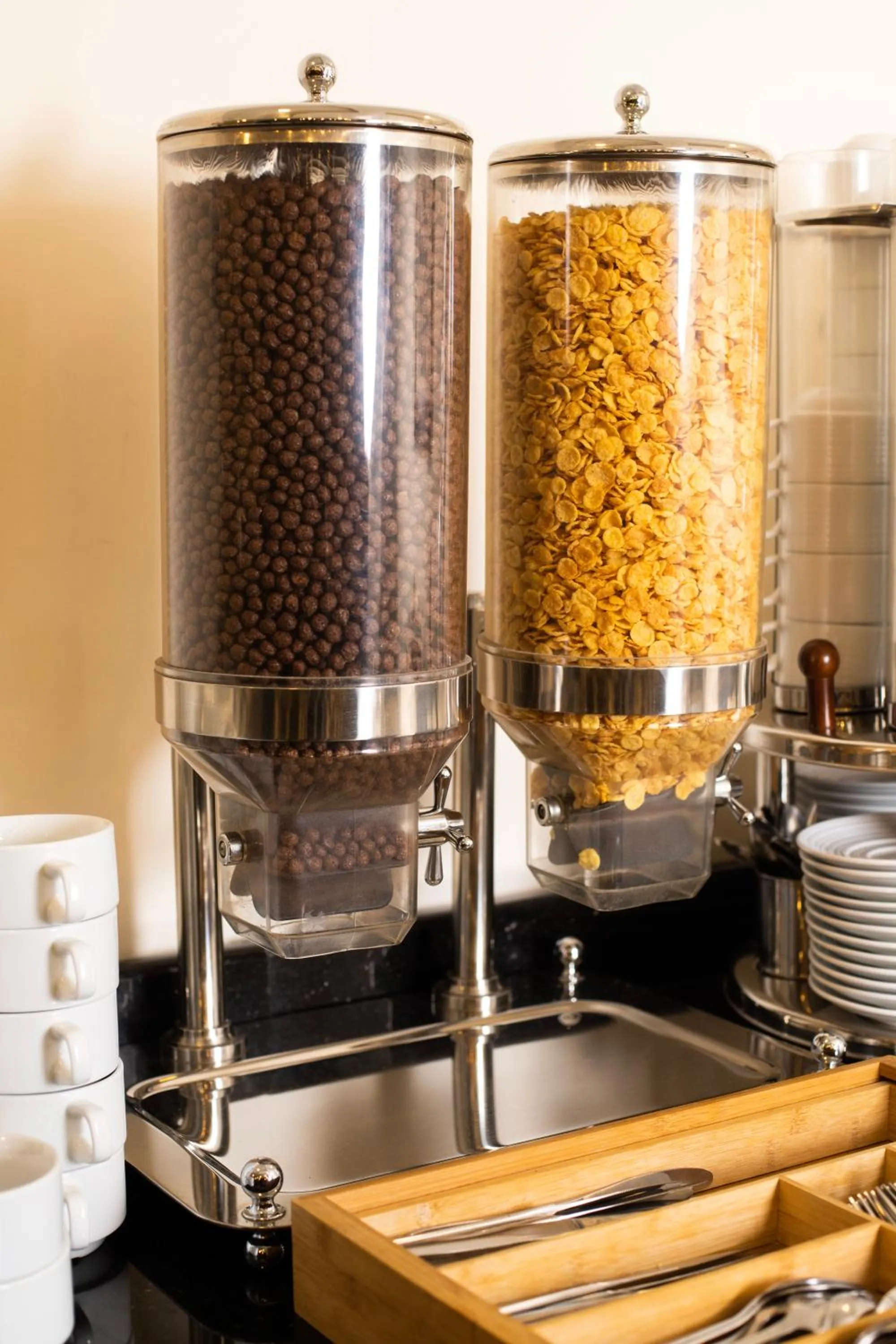 Food and drinks in Dweik Hotel LUXURY 3