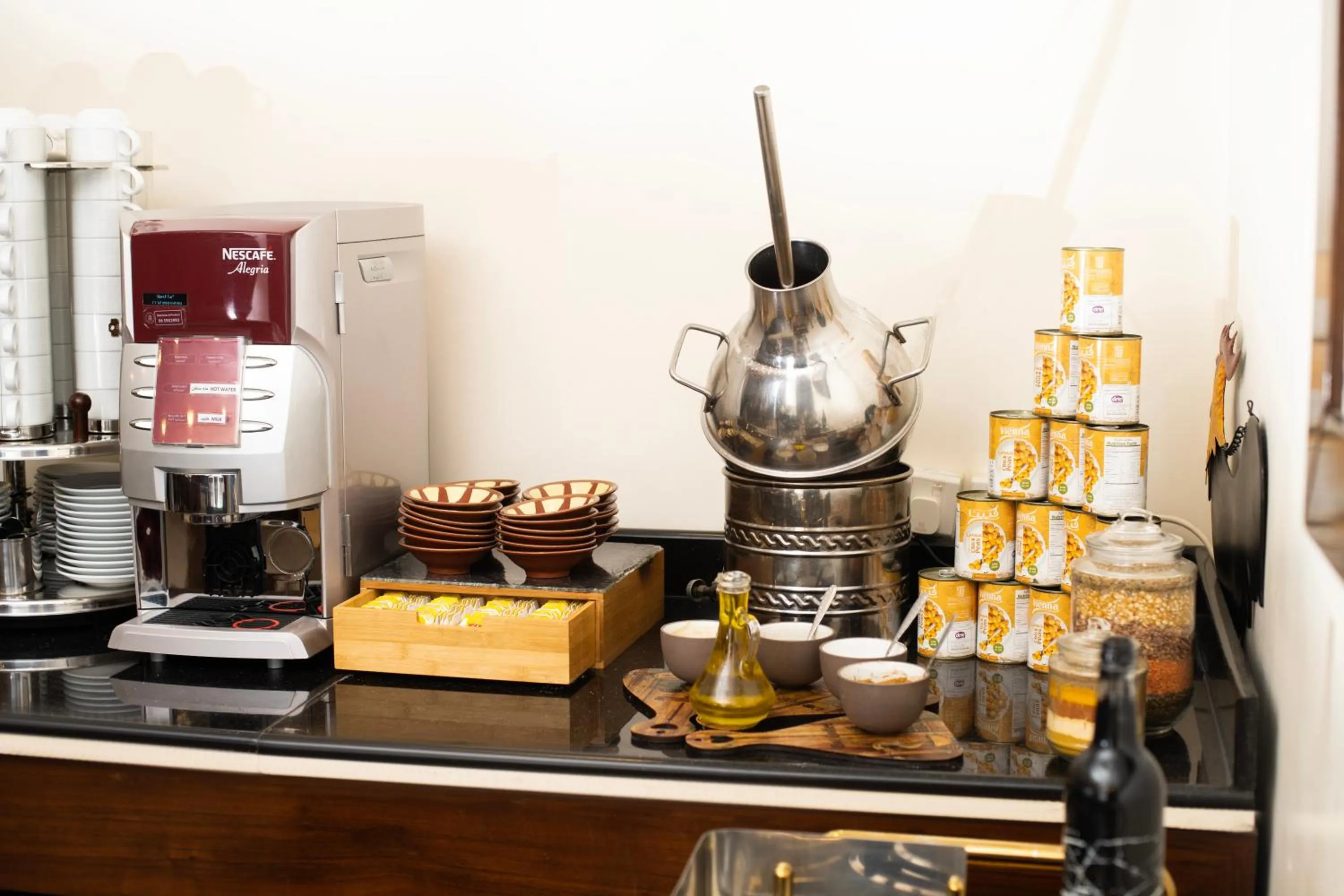 Coffee/tea facilities in Dweik Hotel LUXURY 3