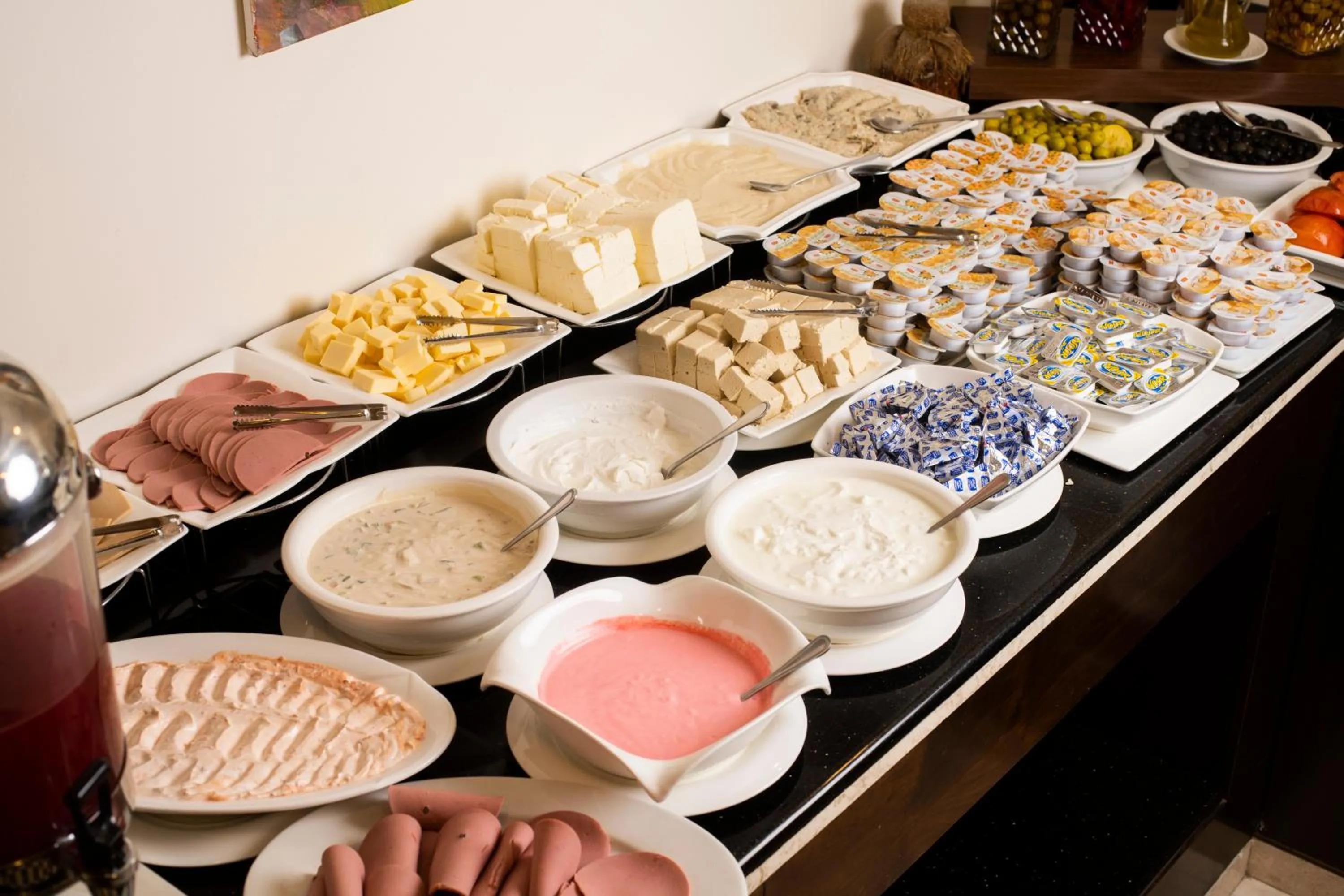 Food and drinks in Dweik Hotel LUXURY 3