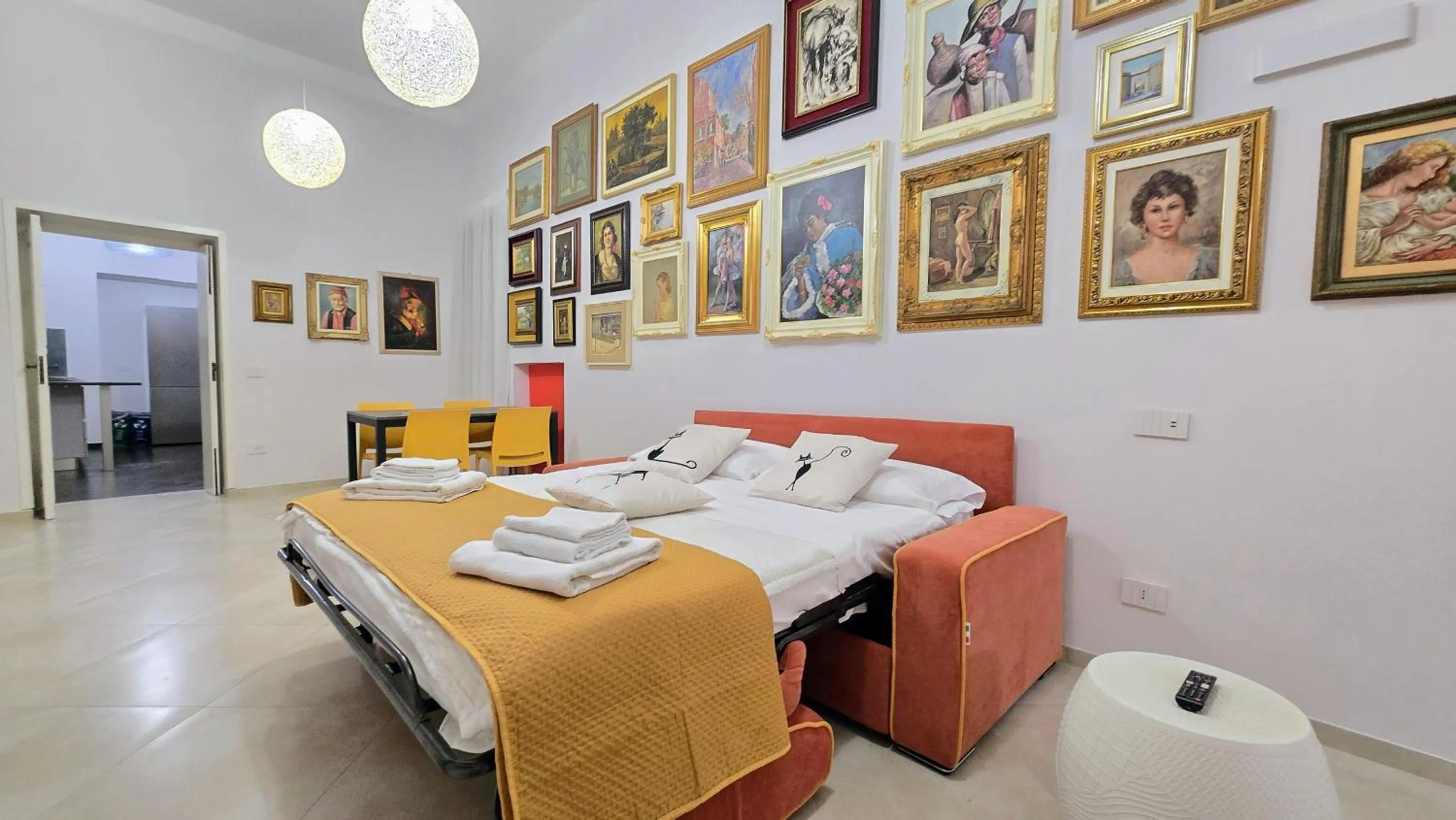Living room, Bed in Sorrento My Way Art Suite