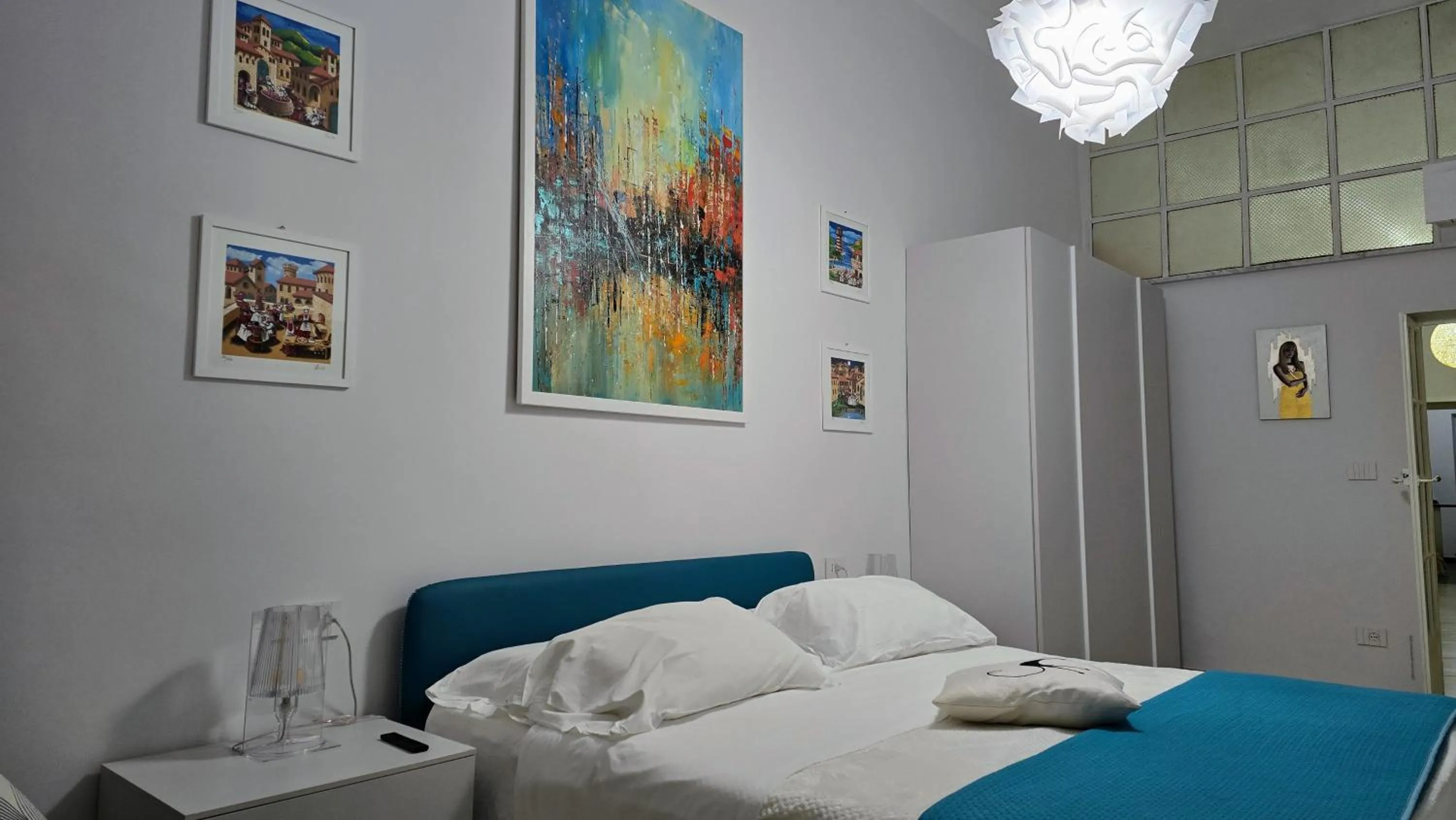 Bed in Sorrento My Way Art Suite
