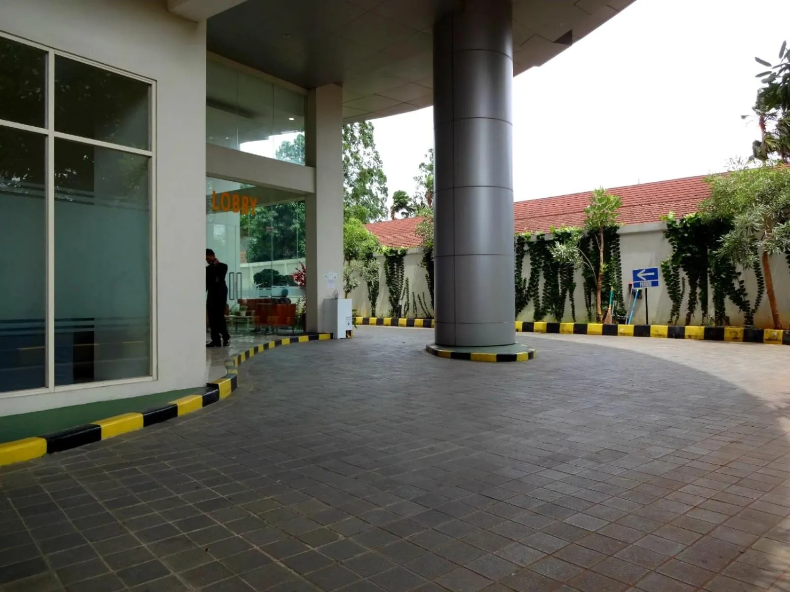 Facade/entrance in PADINA SUITES