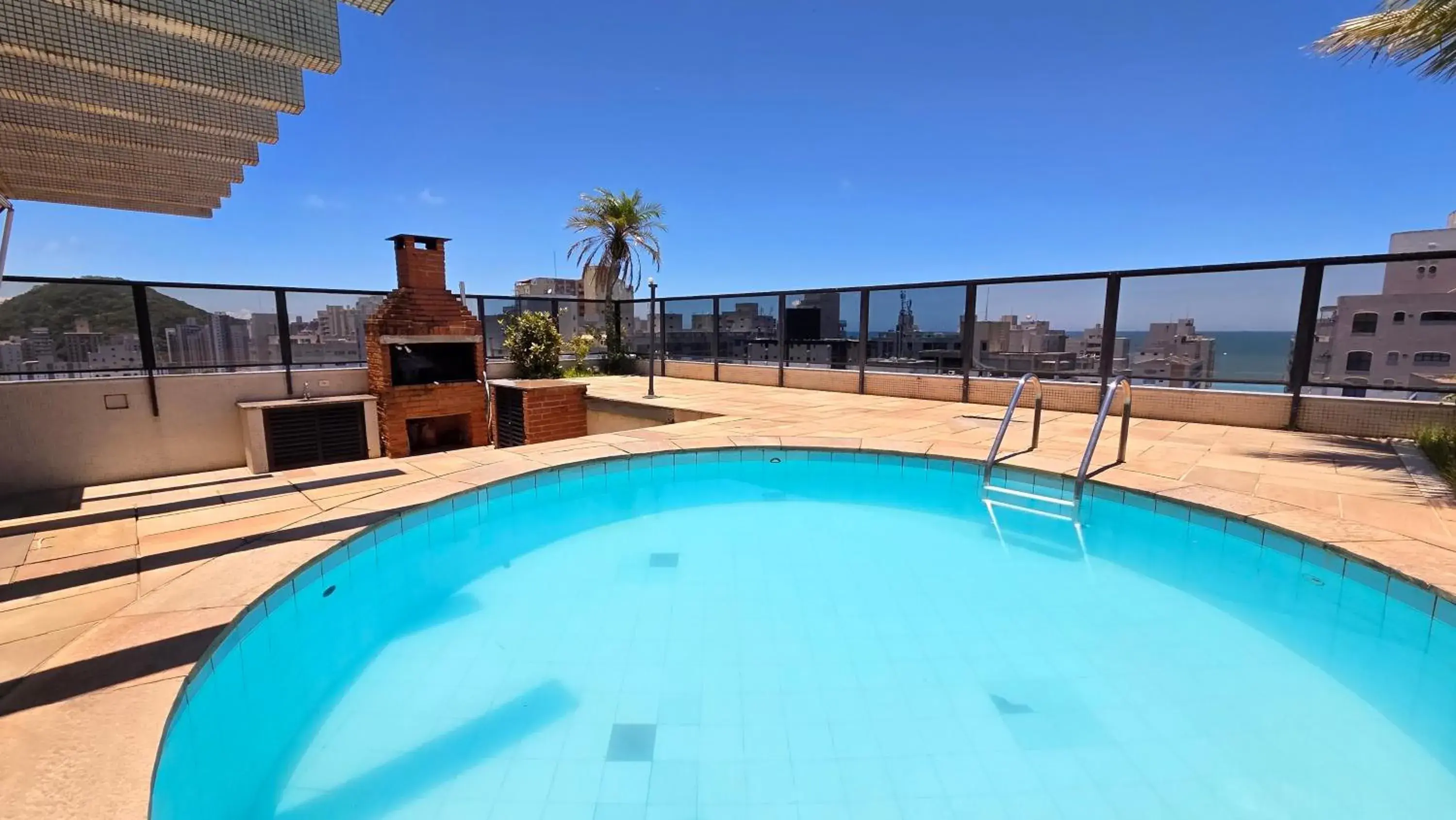 Cobertura 5 quartos sendo 4 suites , piscina churrasqueira , Pitangueiras , 4 vagas Cobertura 5 quartos sendo 4 suites , piscina churrasqueira , Pitangueiras , 4 vagas
