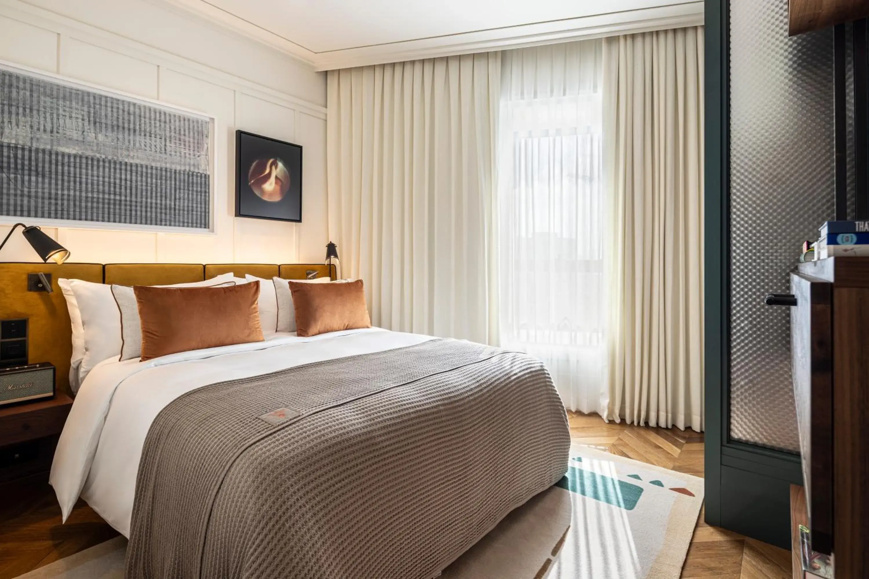 Junior Suite with Balcony in The George Tel Aviv Junior Suite with Balcony in The George Tel Aviv