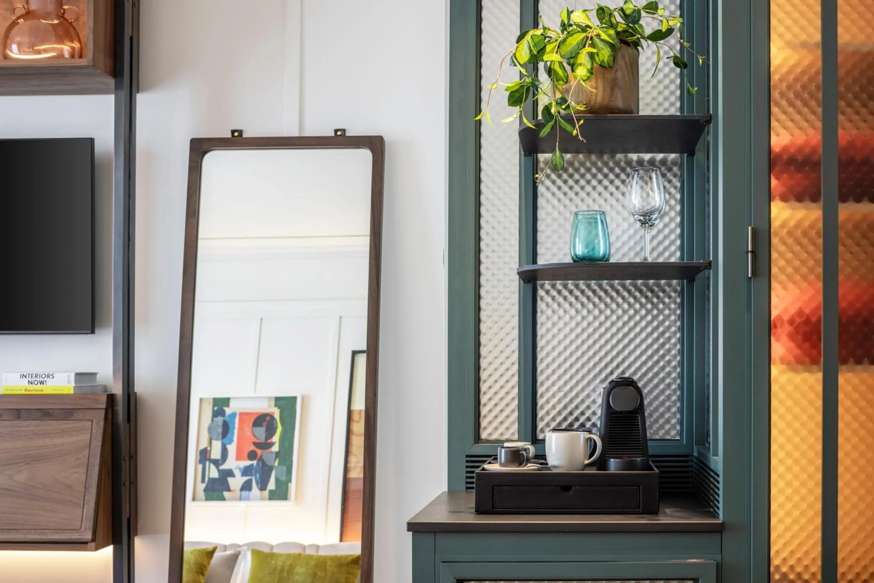 Superior Queen Room in The George Tel Aviv Superior Queen Room in The George Tel Aviv