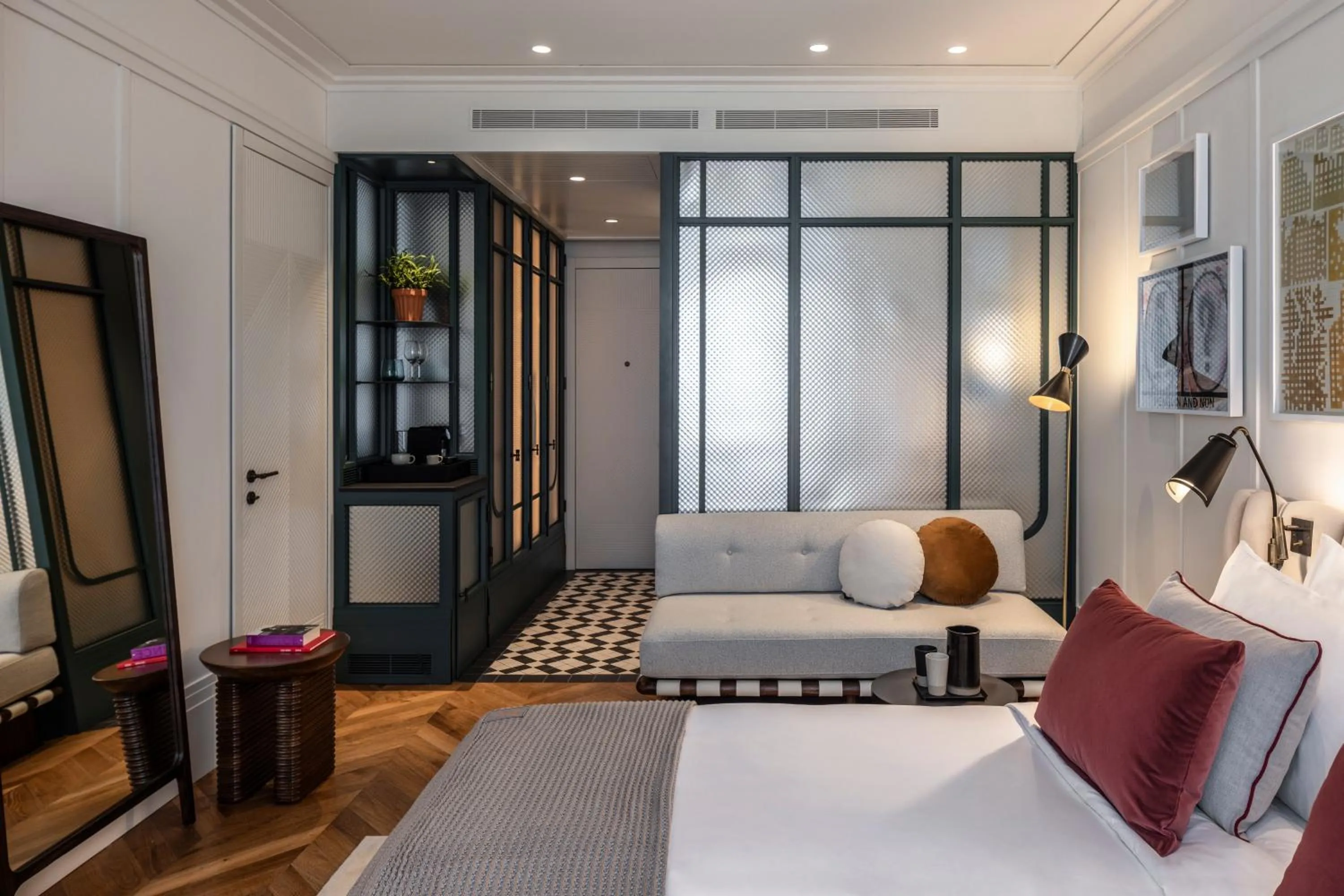 Bedroom, Bed in The George Tel Aviv