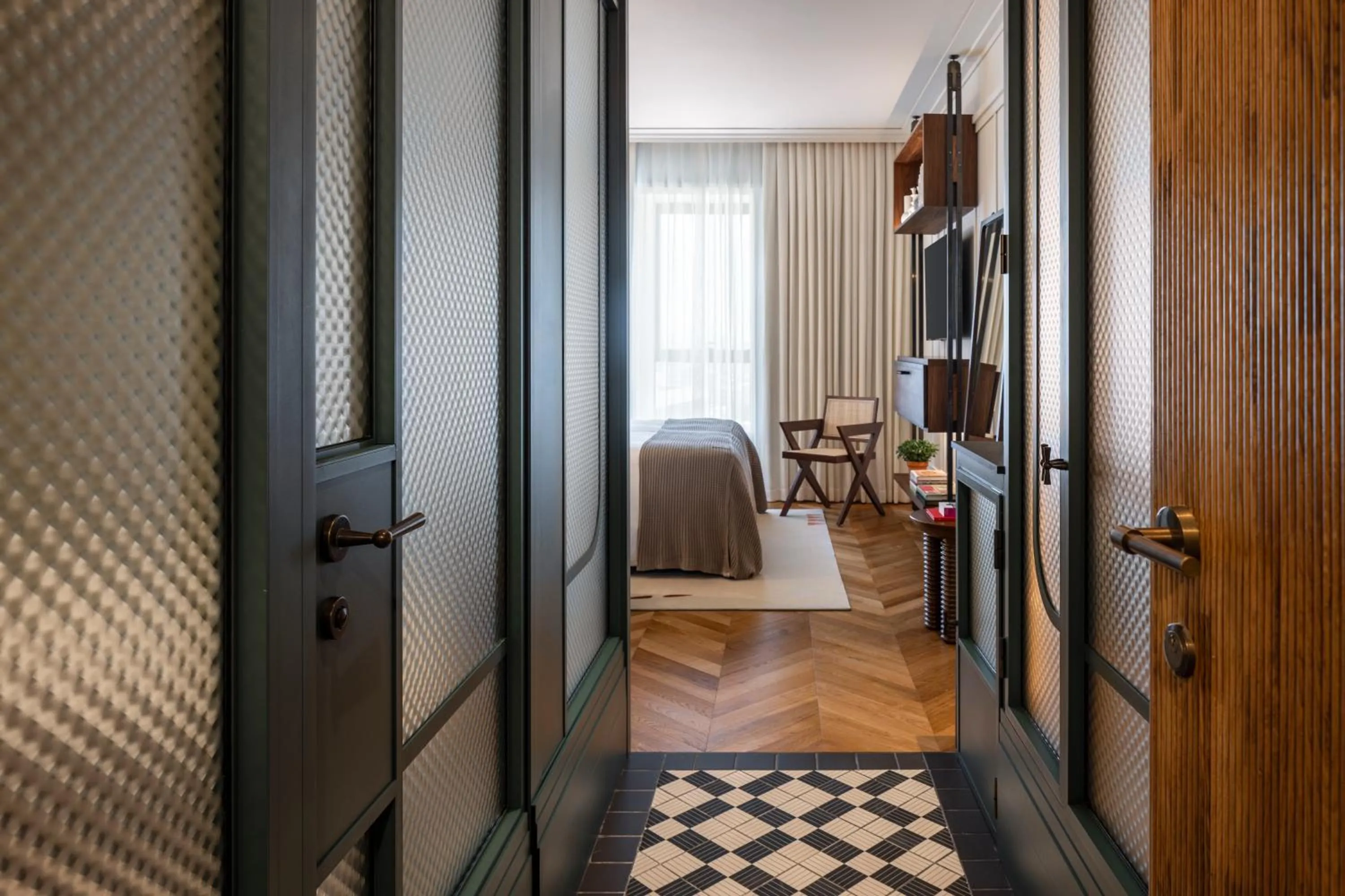 Bedroom, Bed in The George Tel Aviv